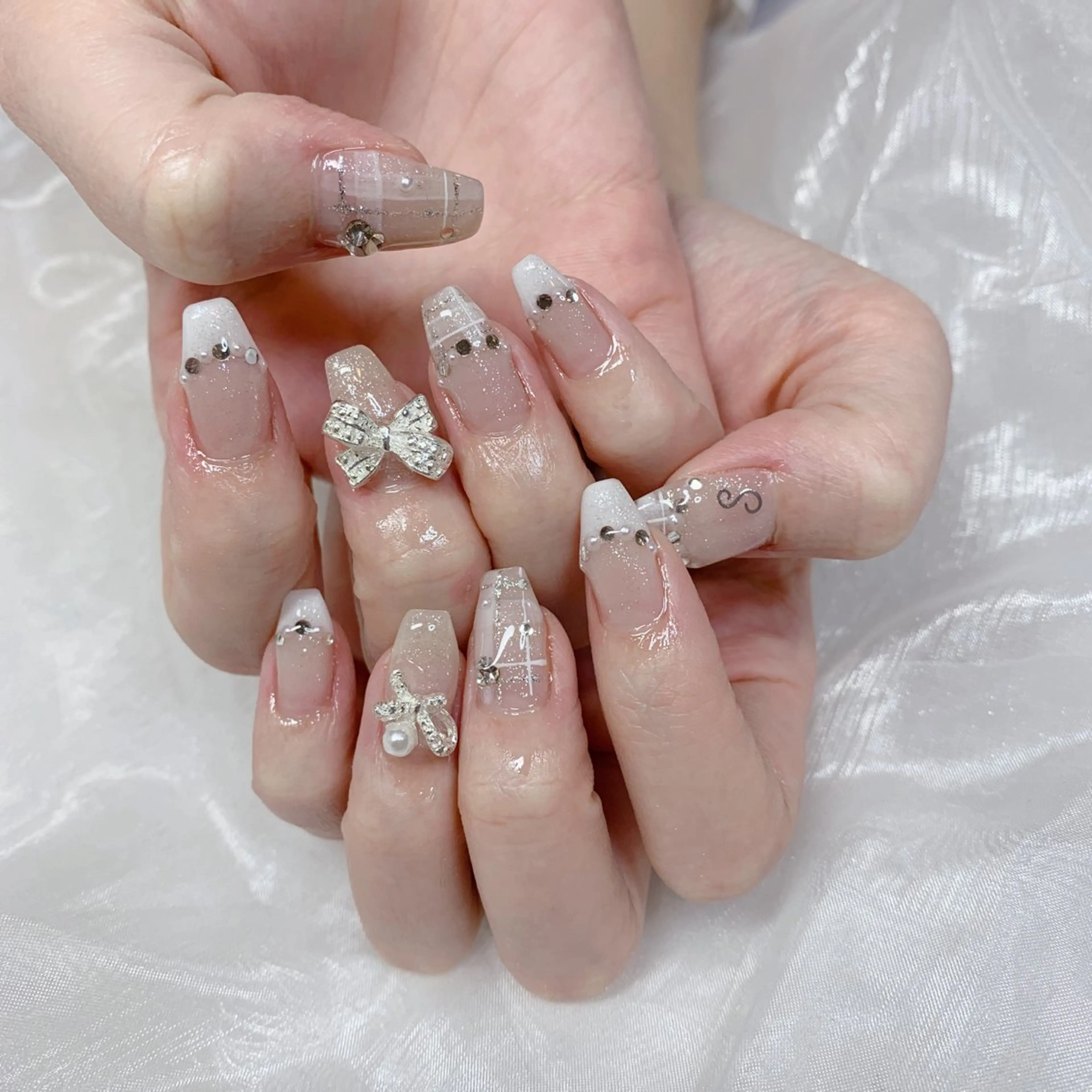 ネイル ハンドネイル La neige* yuki 🥯🍑のネイルデザイン