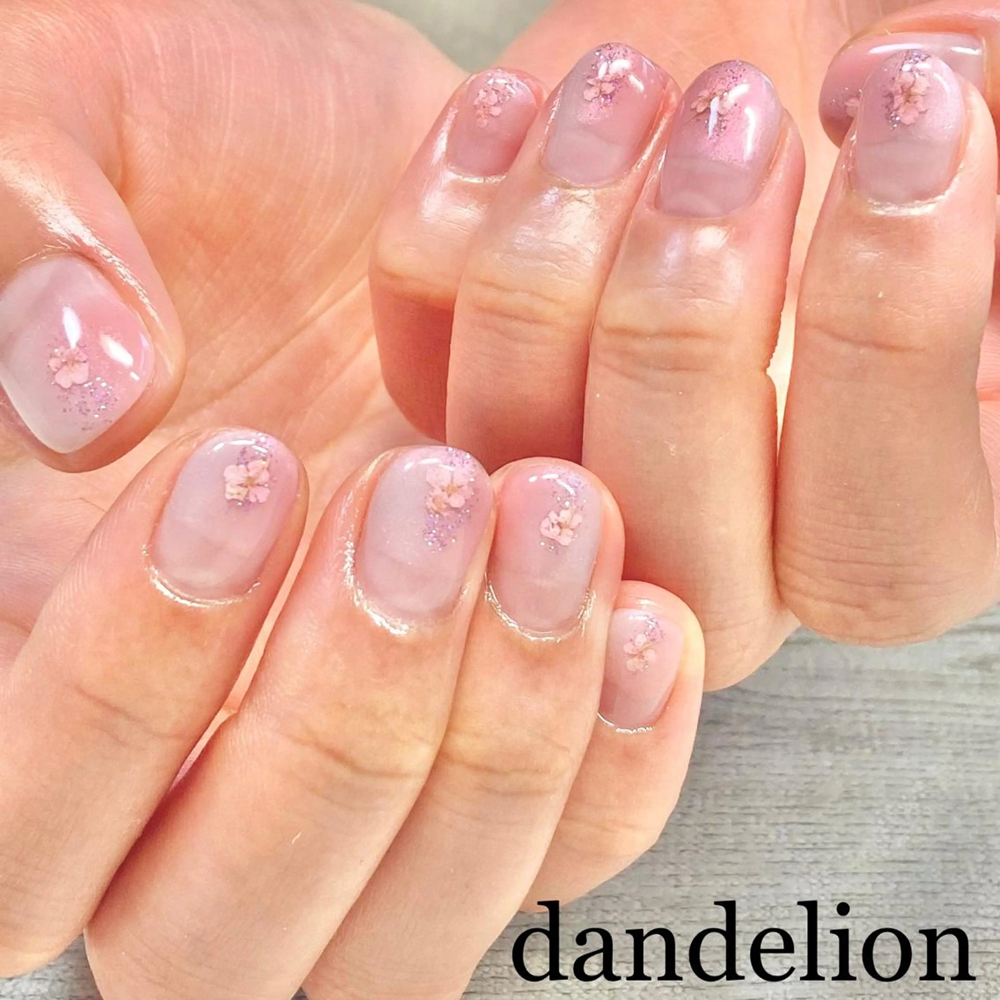 ネイル ハンドネイル ハンドケア dandelion ダンデライオンのネイルデザイン