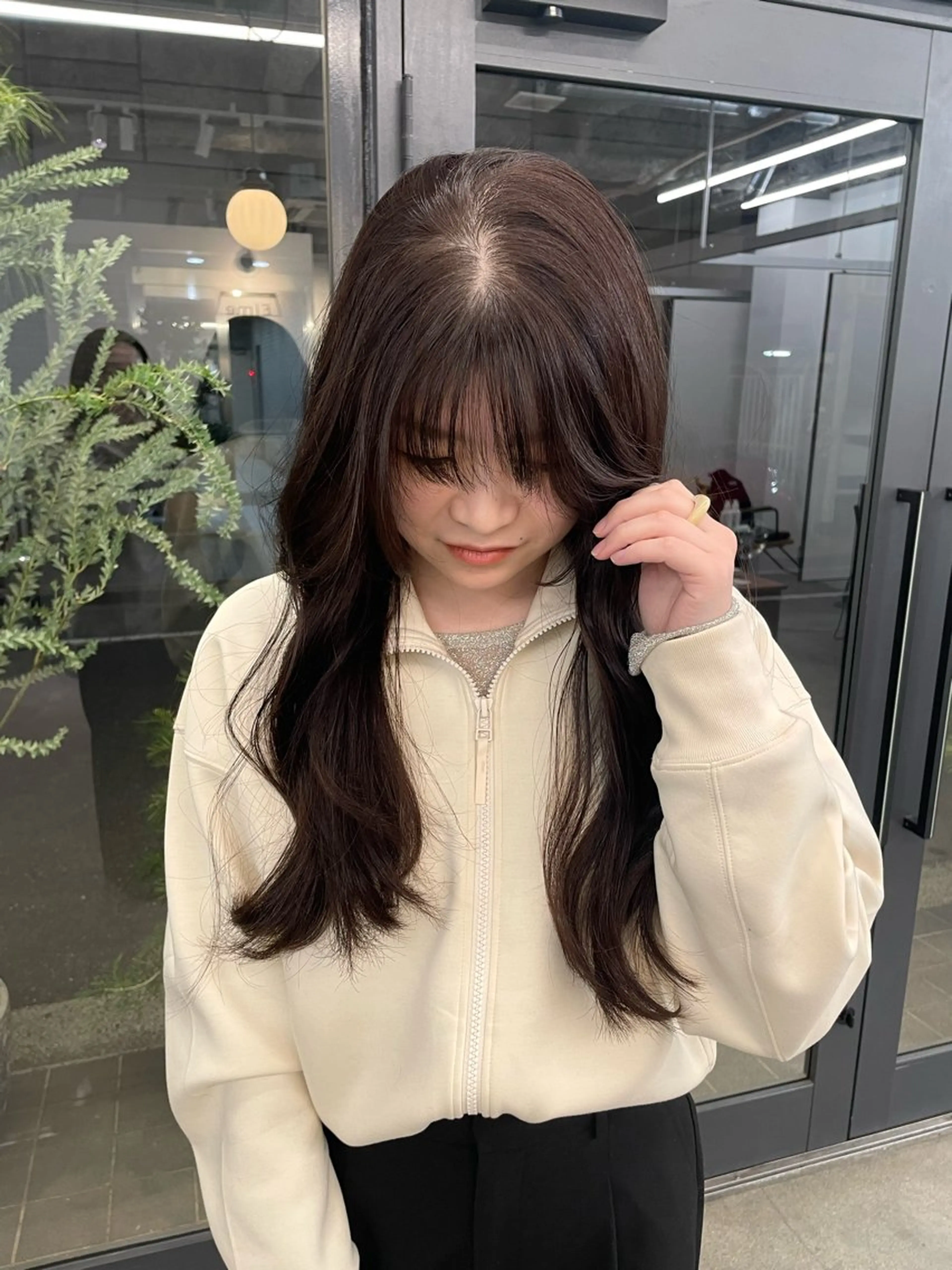 ロング カラー ブラウンカラー カット ヘアカラー パーマ、ボブ、透明感 カラー、小須田ゆあのヘアスタイル