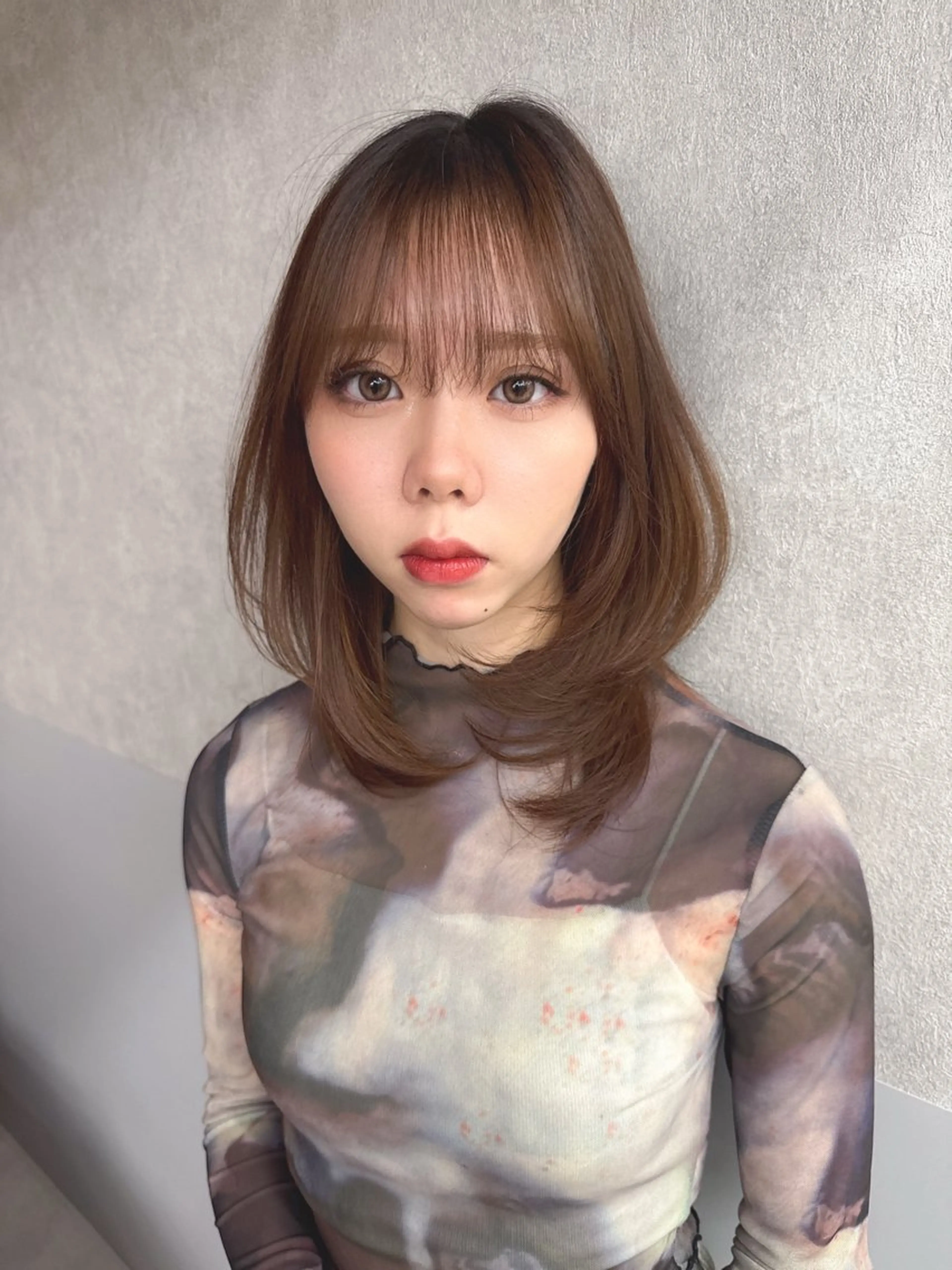 ミディアム カラー カット ヘアカラー トリートメント shion 透明感カラーのヘアスタイル