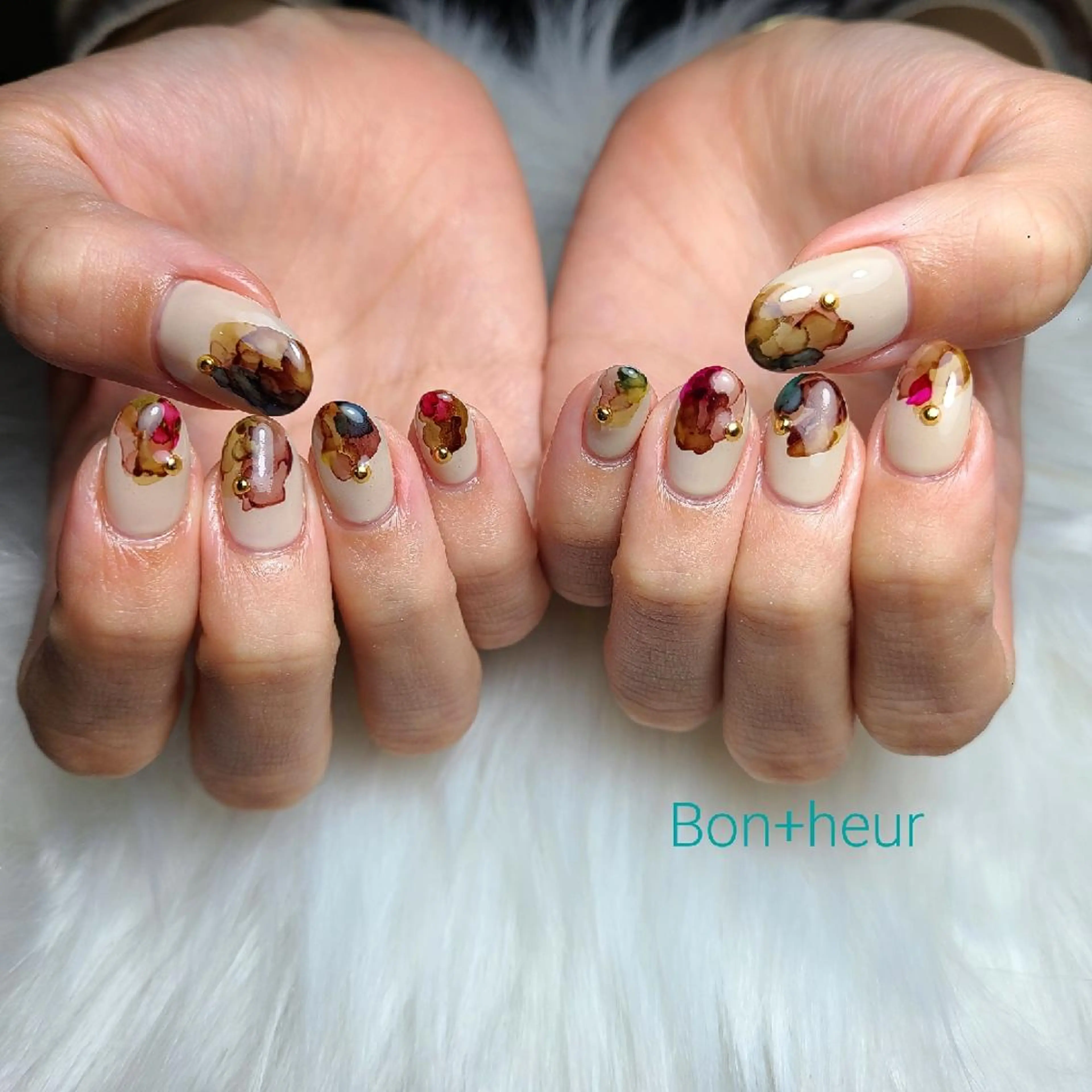 ネイル ジェルネイル ラメ(グリッター) ニュアンスネイル オフィスネイル ワンカラーネイル ハンドネイル 宮口 紗子のネイルデザイン