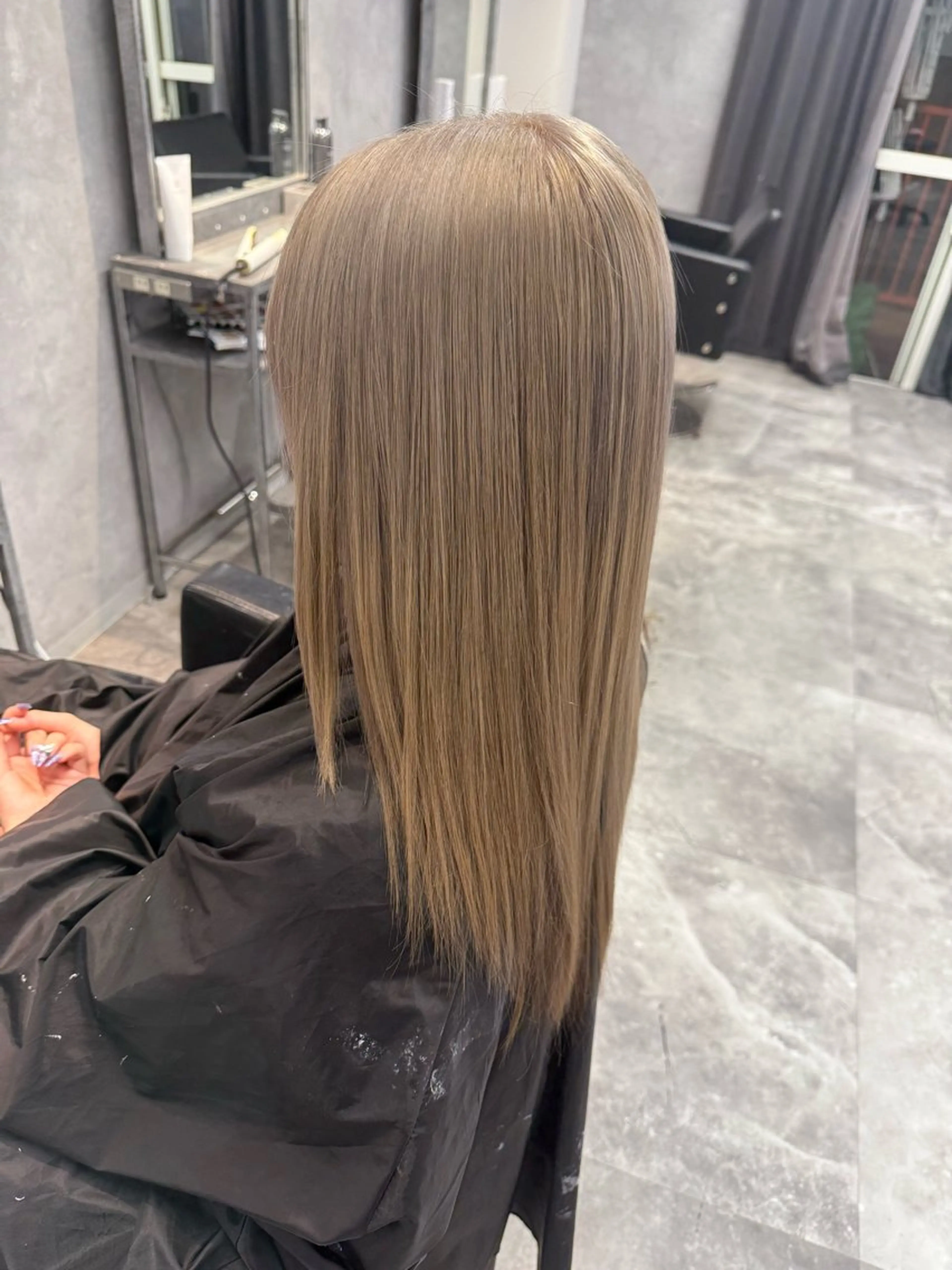 カラー グレージュ カレン mimiiyのヘアスタイル