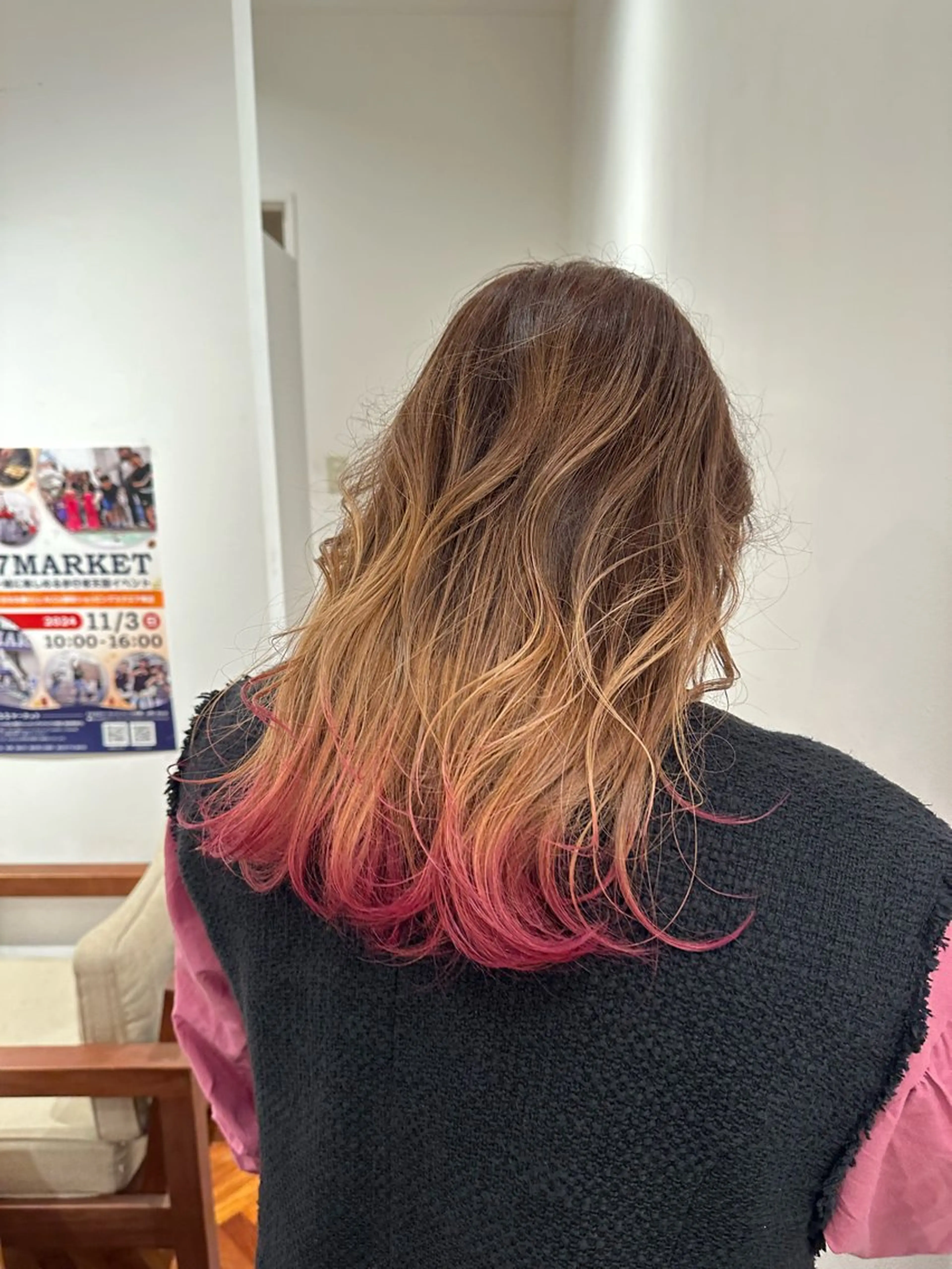 セミロング カラー ベージュカラー グラデーションカラー ピンクカラー 鈴木 優斗のヘアスタイル