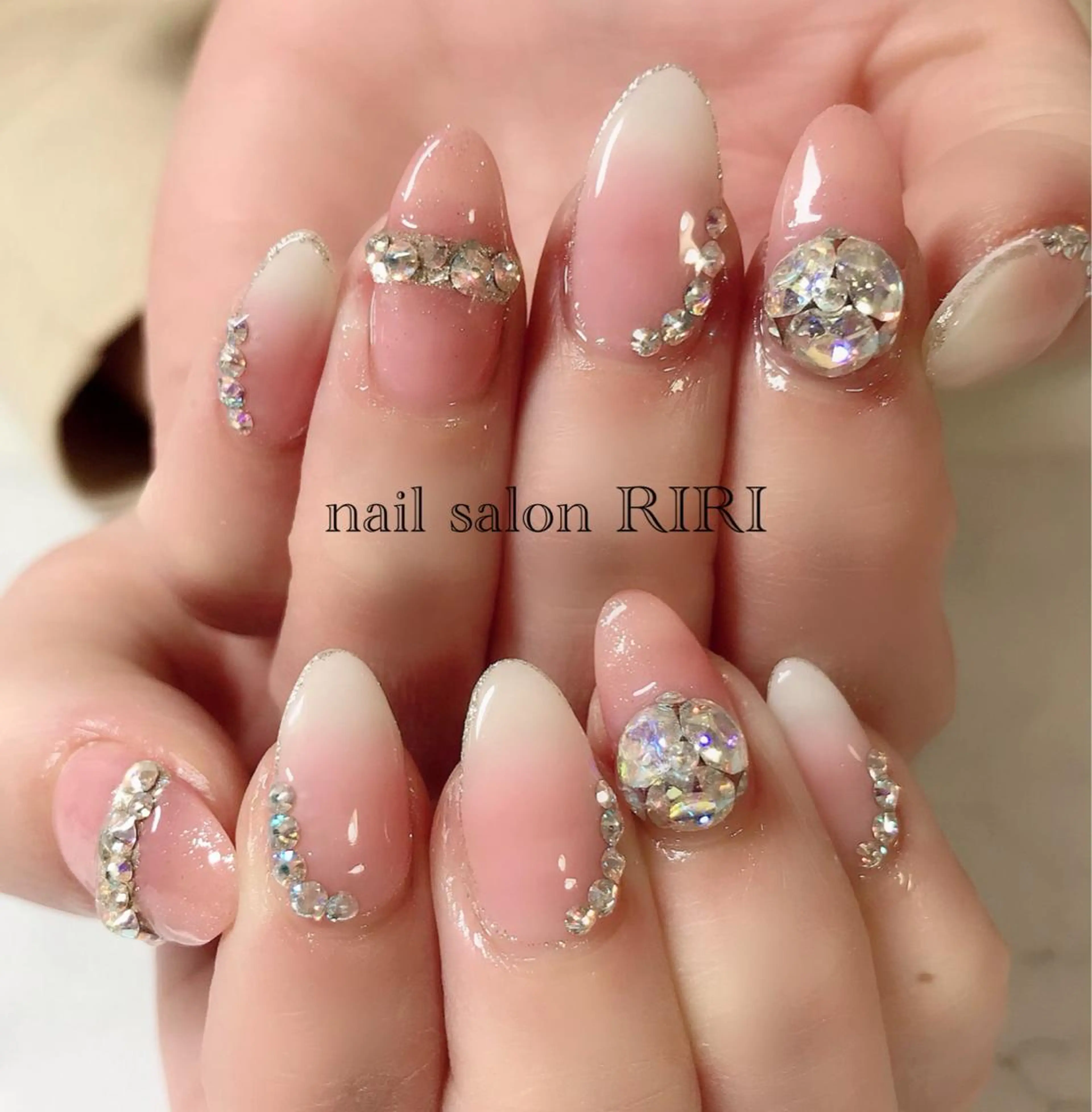 ネイル アートネイル ストーンネイル private  nail  salon RIRI所属・RIRI リリのネイルデザイン
