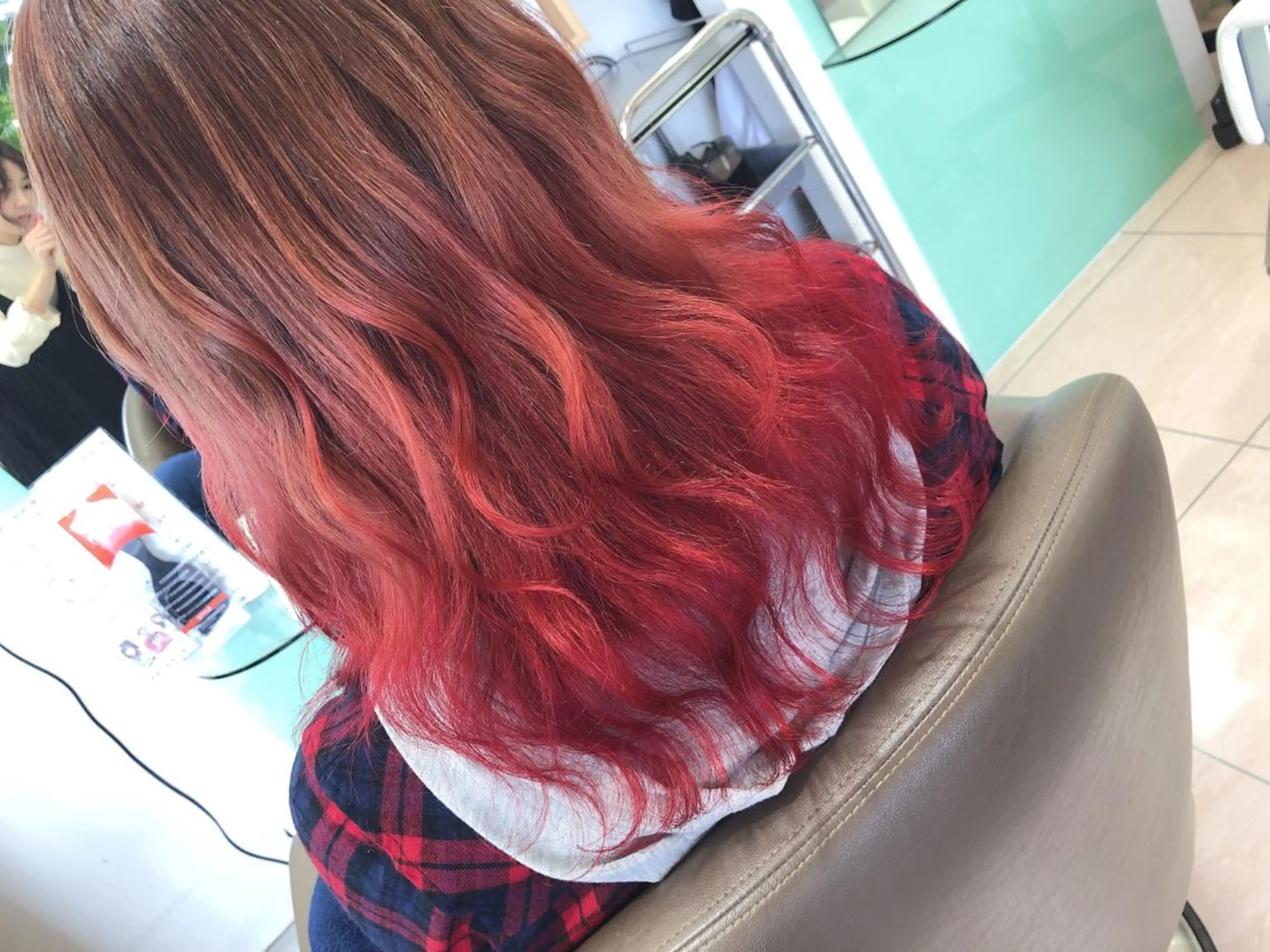 セミロング TIARA minoriのヘアスタイル