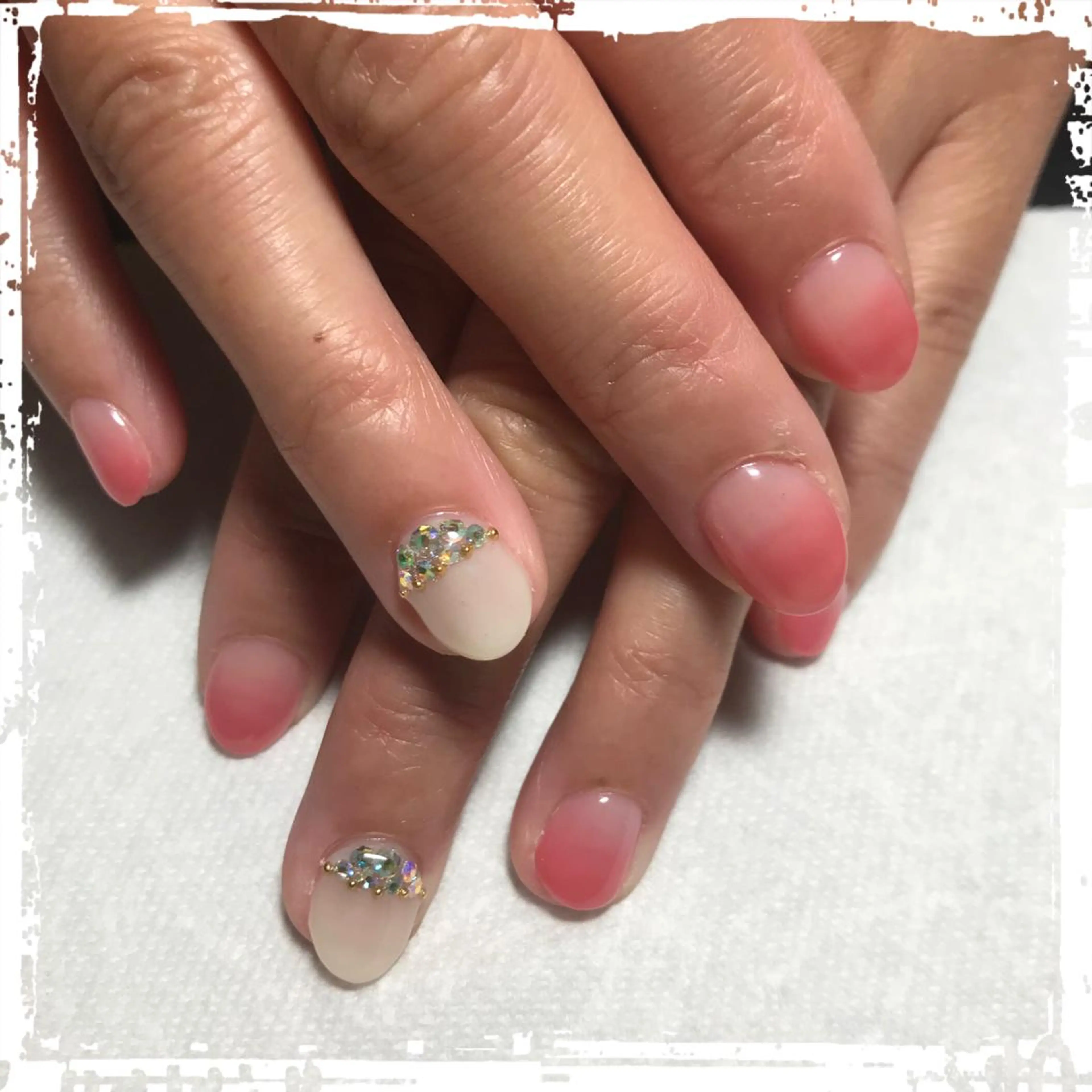 ネイル ECLAT エクラ所属・寺山 千鶴のネイルデザイン