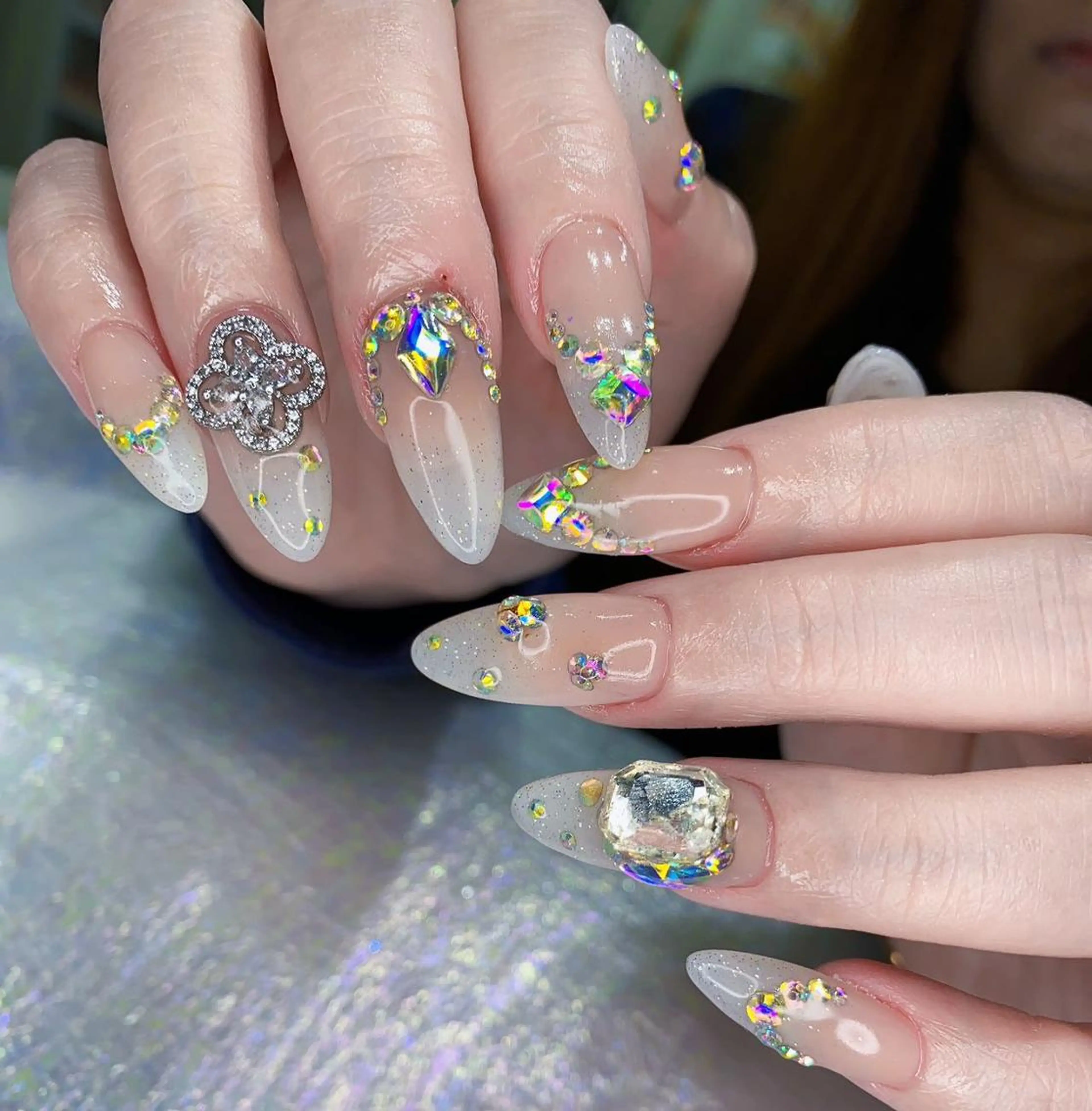 ネイル アートネイル 長さ出し ネイルチップ Queens ゲンのネイルデザイン