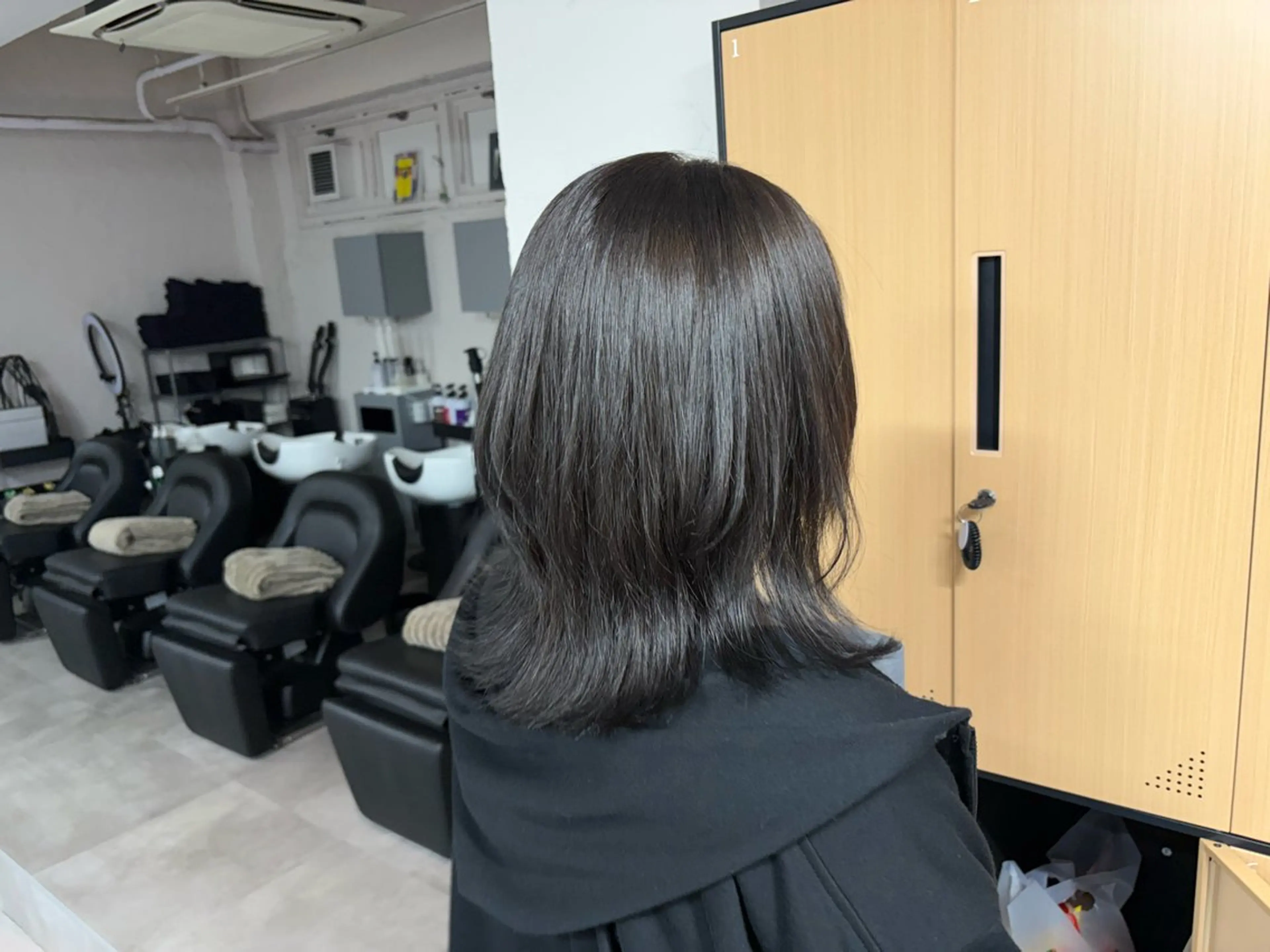 セミロング ヘアカラー tokute 中野真咲🐺のヘアスタイル