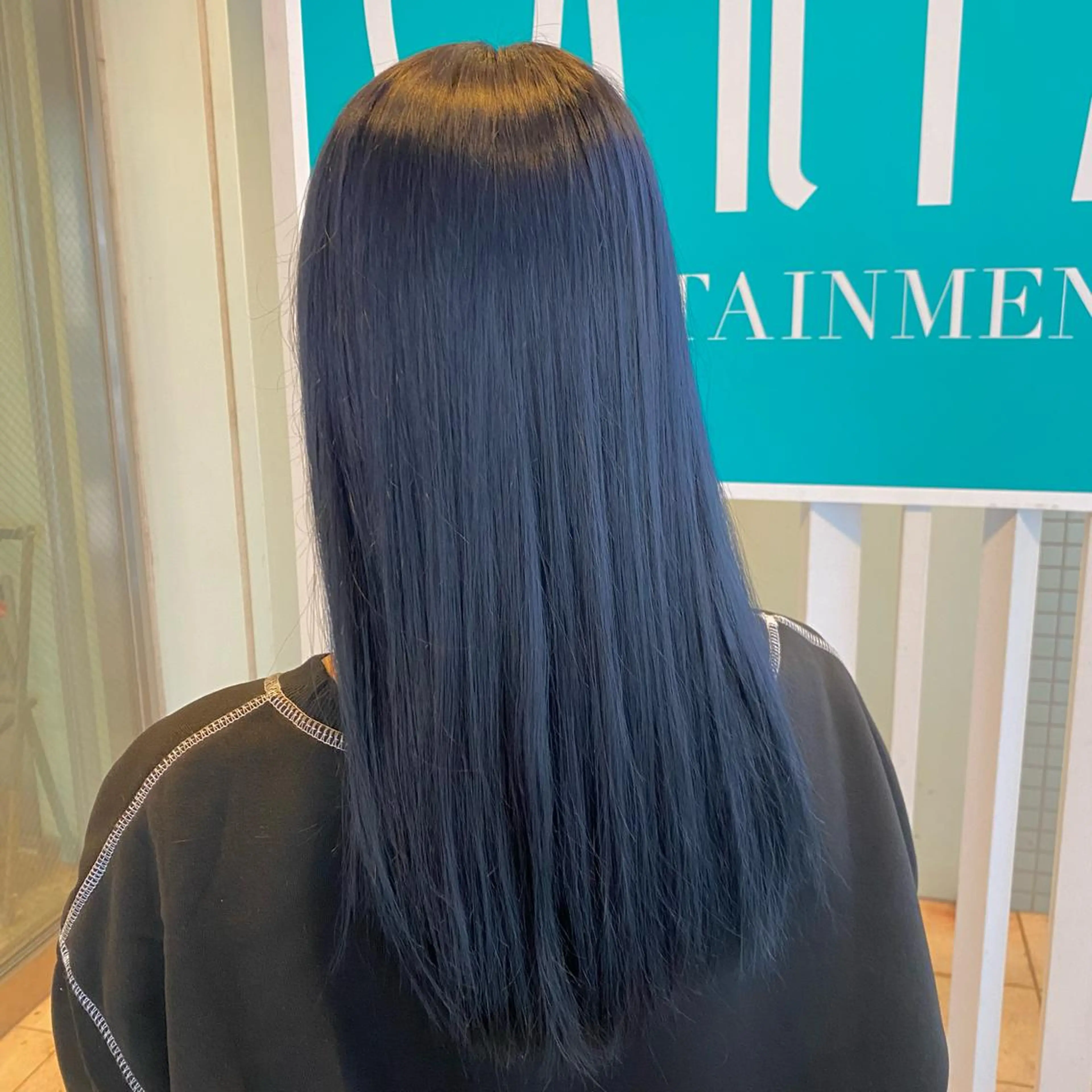 ロング カラー アッシュ ブルーカラー ブルーアッシュ ヘアカラー トリートメント stylist 🐶内藤 成香のヘアスタイル