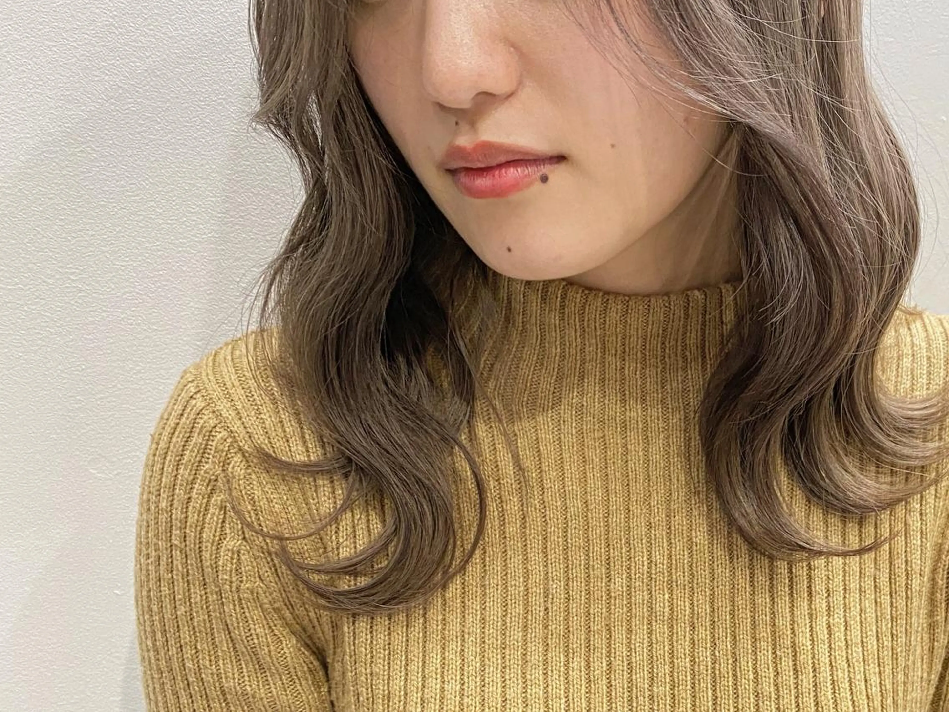 ミディアム カラー アッシュ アッシュグレー アッシュグレージュ ベージュカラー グレージュ ヘアカラー トリートメント .. meiのヘアスタイル