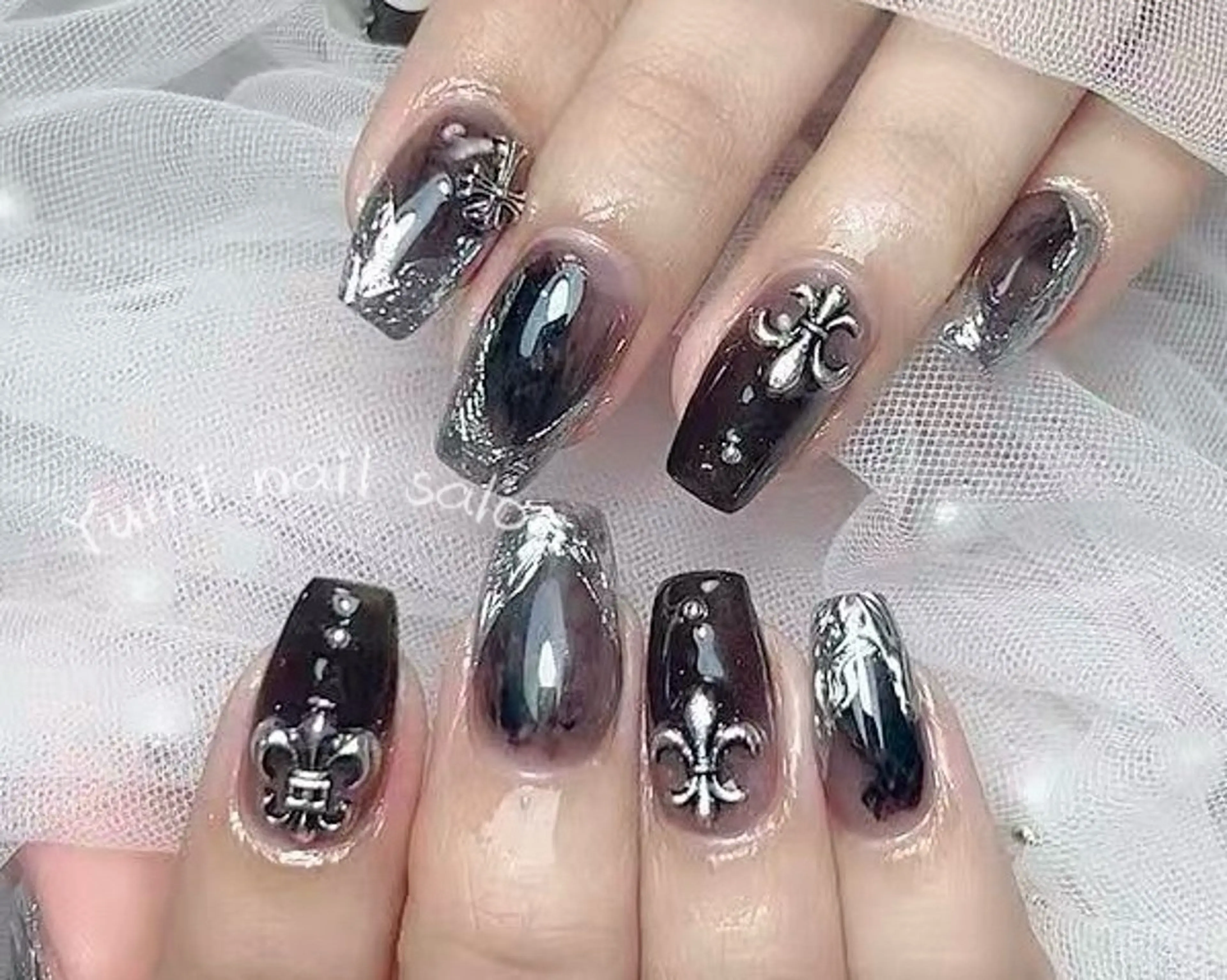 ネイル yumiジェル& チップ長さだしのネイルデザイン