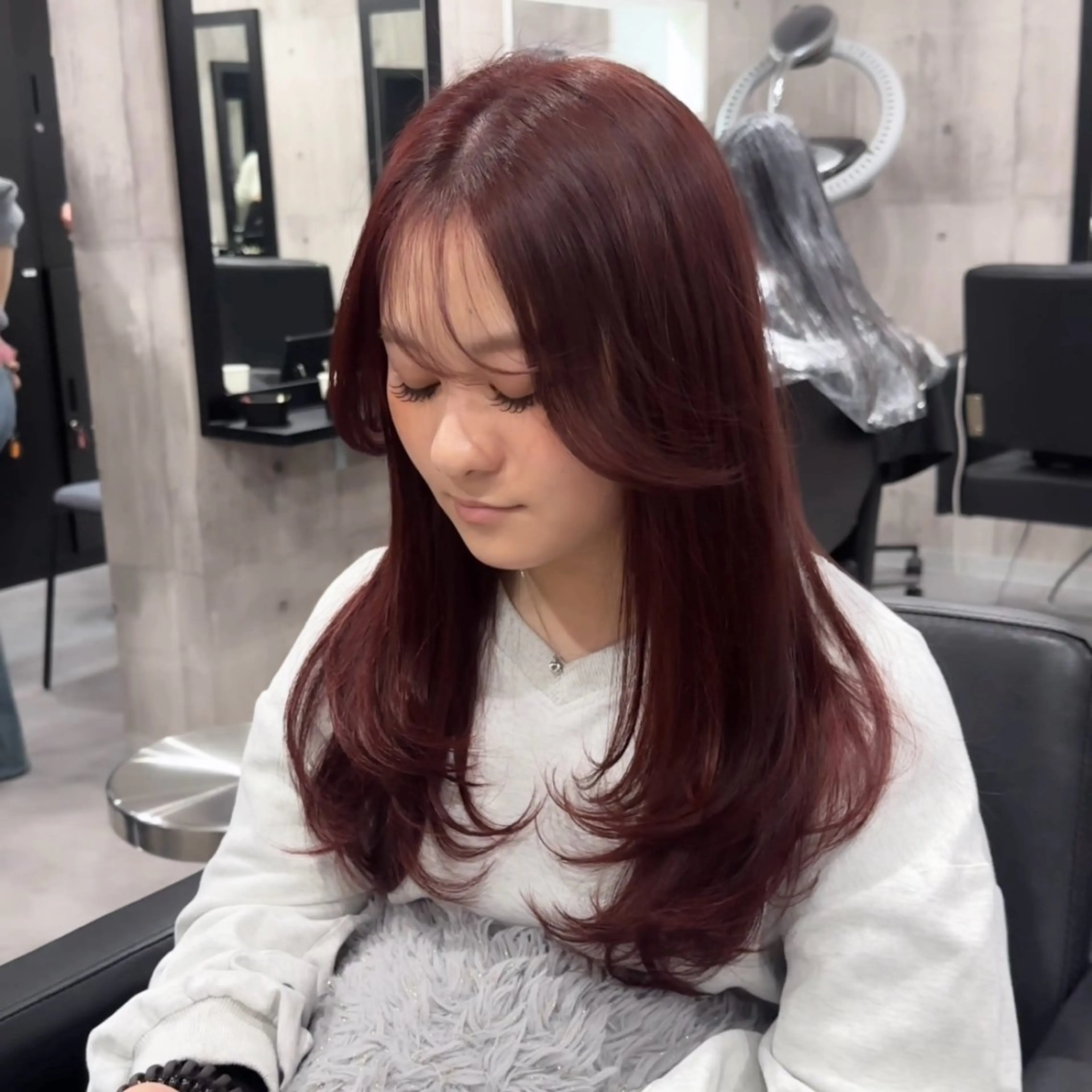 ロング カラー ブリーチ ダブルカラー ブリーチなしカラー 韓国風ヘア レイヤーカット _WHITE +南海難波所属・YUMI YUMIのヘアスタイル