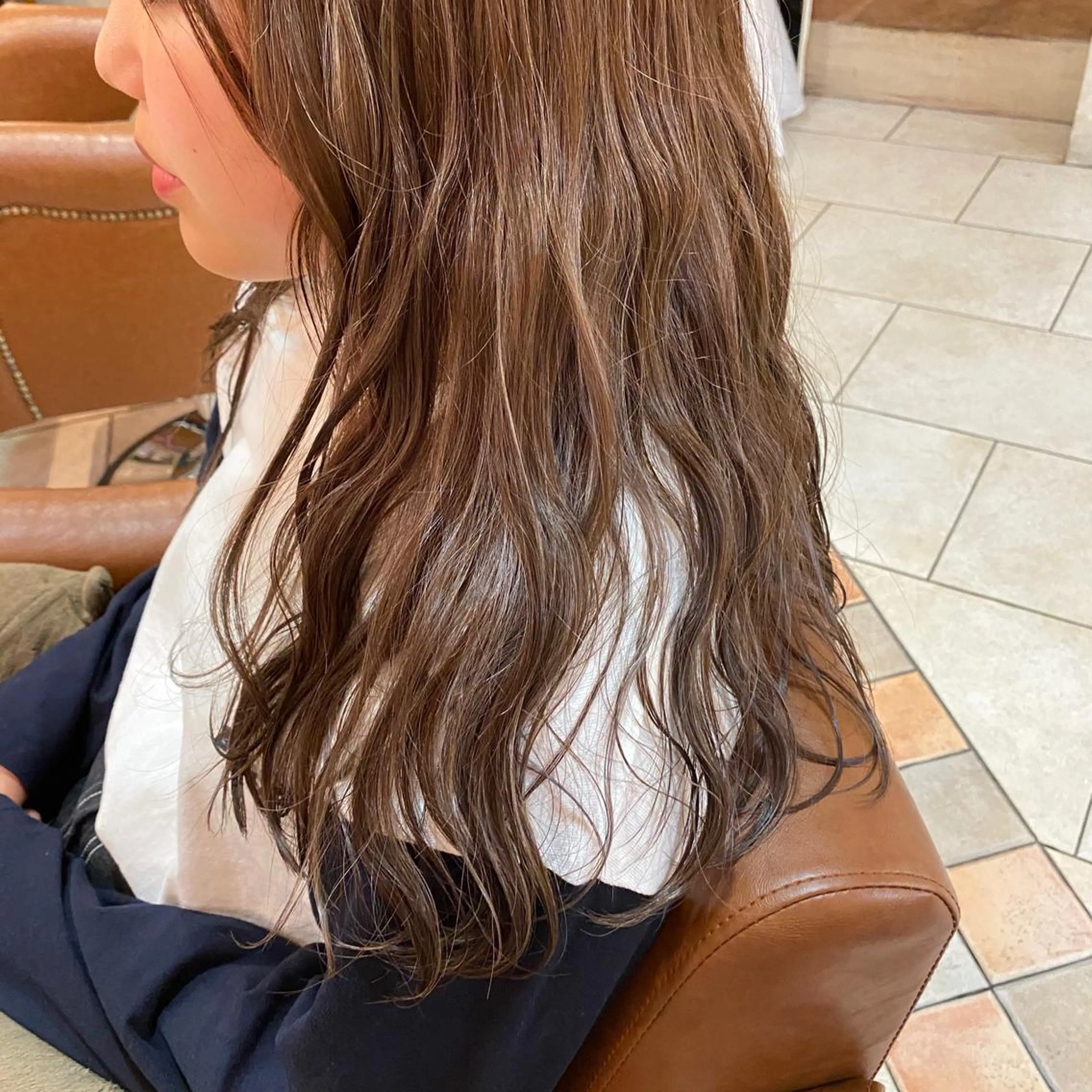 ロング カラー ベージュカラー amie by afloat(エイミーバイアフロート)所属・井上 日菜乃のヘアスタイル