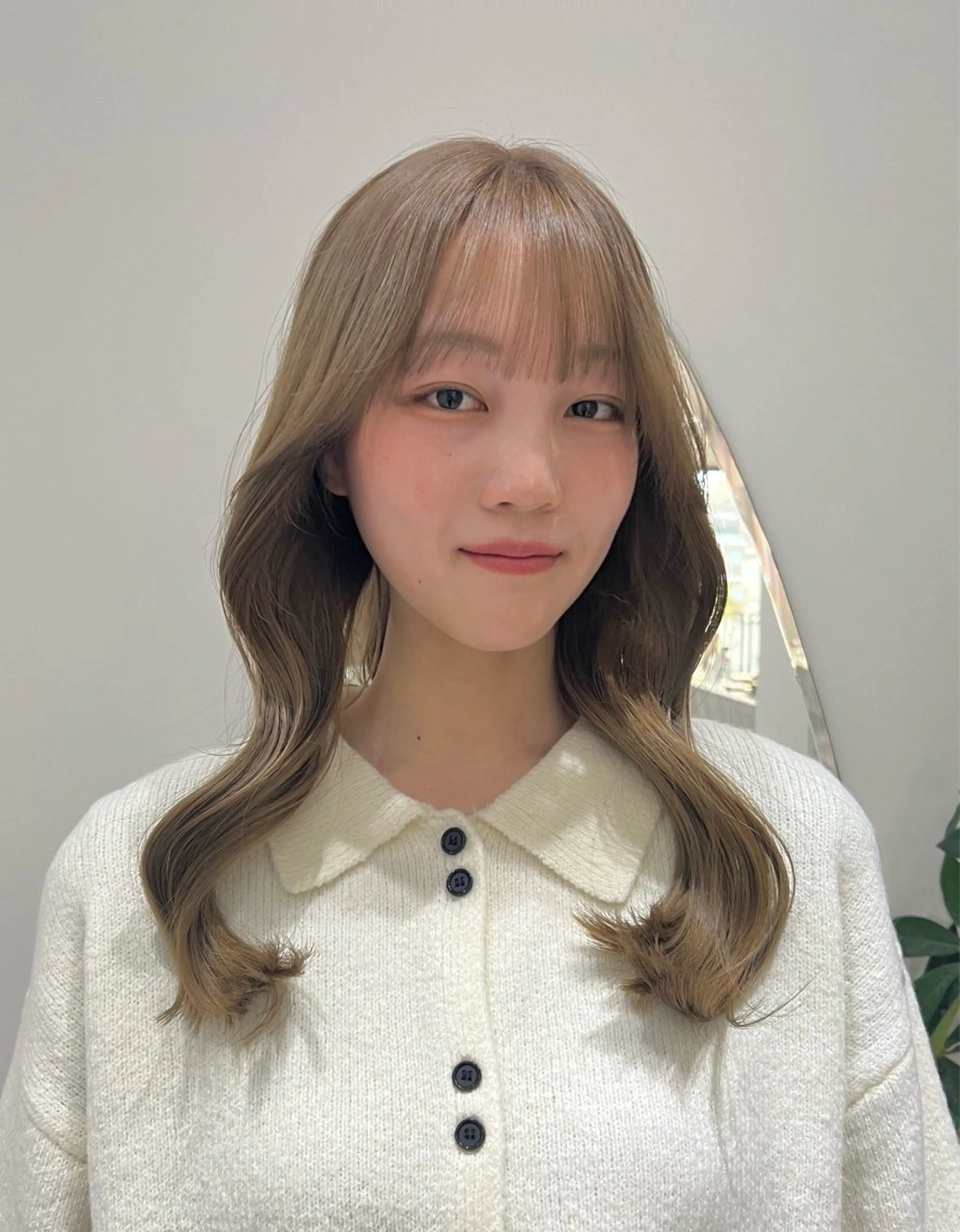 セミロング 透明感カラー🍃 レイヤースタイル✨葵のヘアスタイル