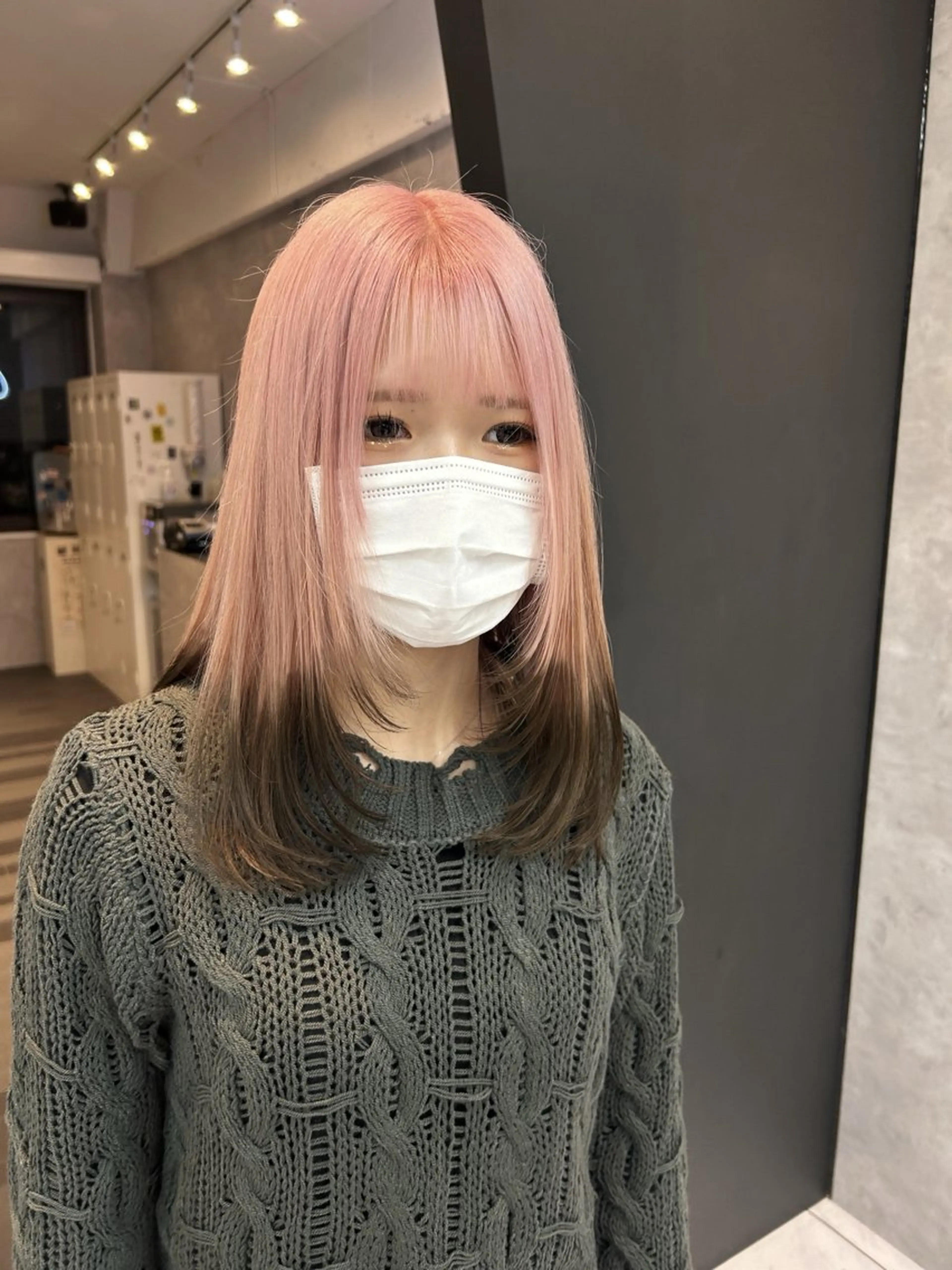 ロング カラー ブラウンカラー グラデーションカラー ピンクカラー 顔周りカット レイヤーカット ヘアカラー _WHITE 天神店 YUMEKA🐻のヘアスタイル
