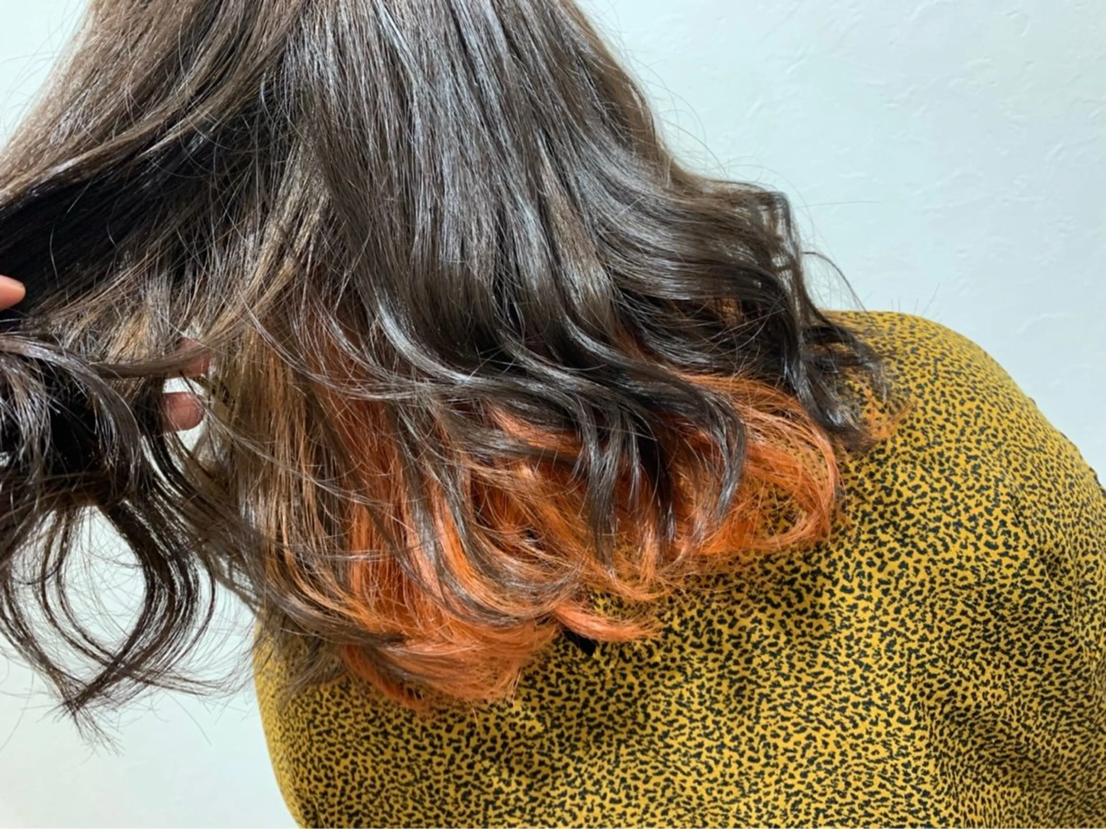 ミディアム カラー オレンジ カット ヘアカラー 田中 就のヘアスタイル