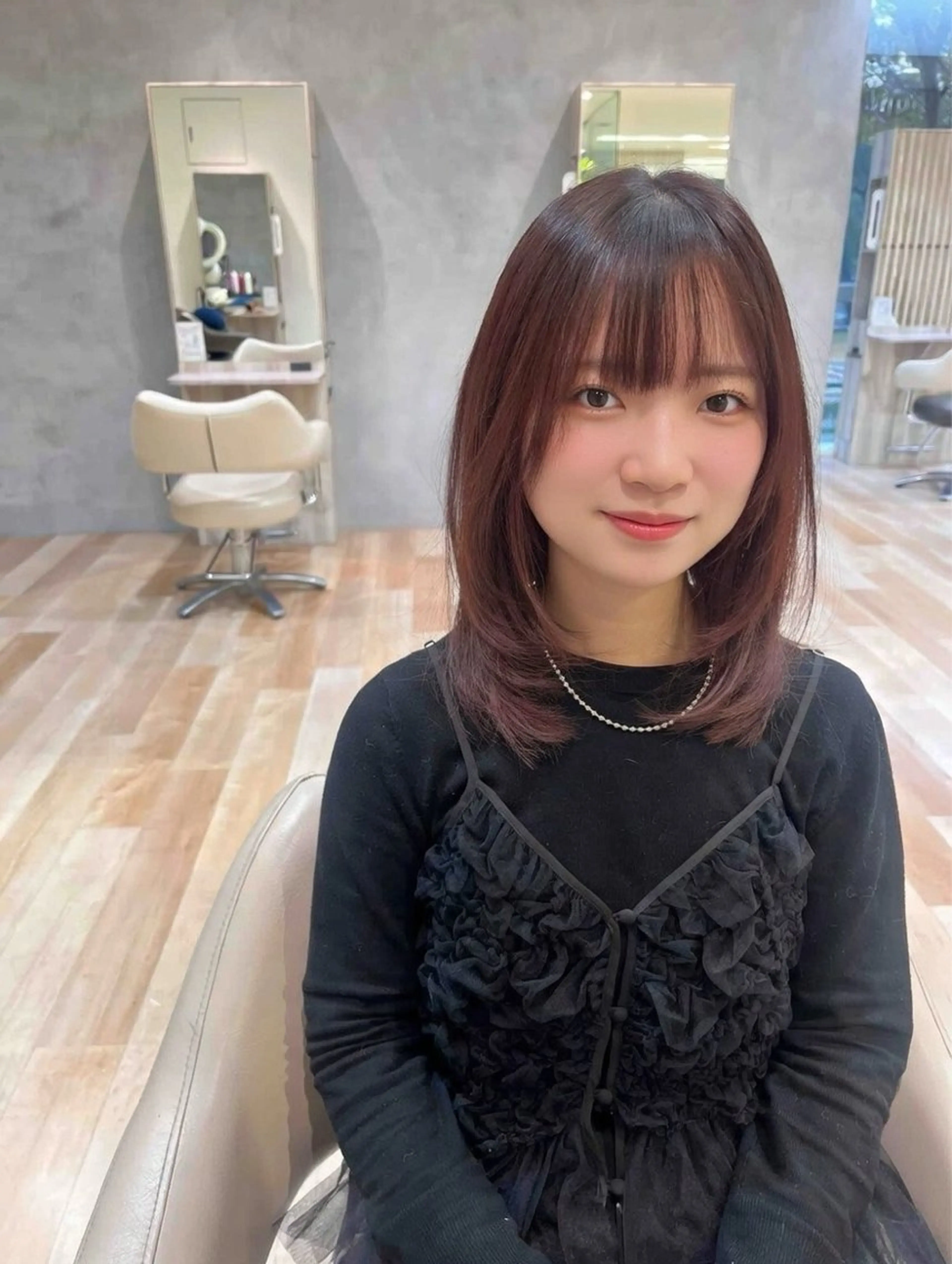 ミディアム カット ヘアカラー トリートメント 大人かわいい lobec/田代のヘアスタイル