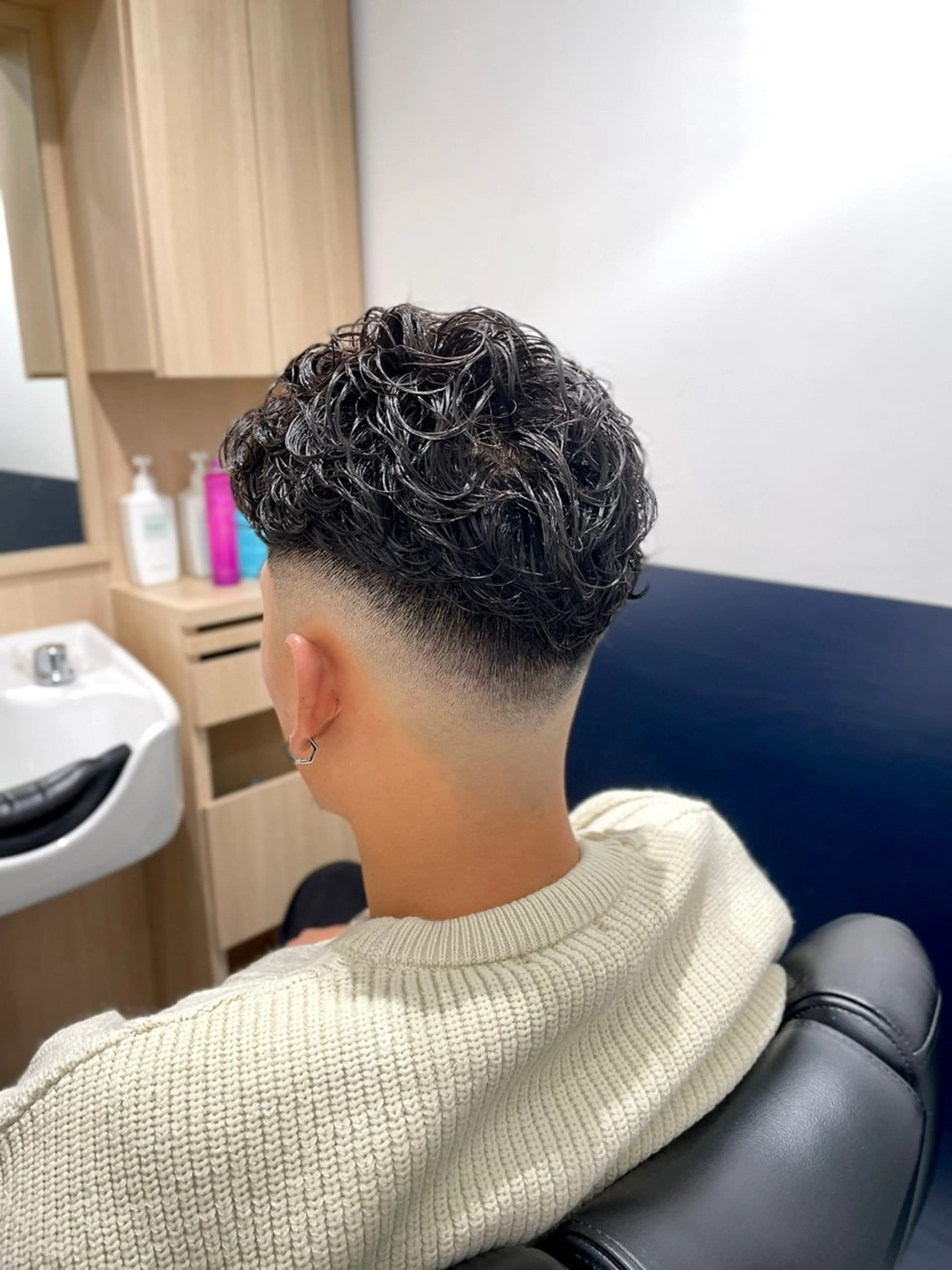 ショート パーマ メンズ フェードカット メンズパーマ スキンフェード カット パーマ 銀座メンズカット/ 銀座メンズパーマ/のヘアスタイル