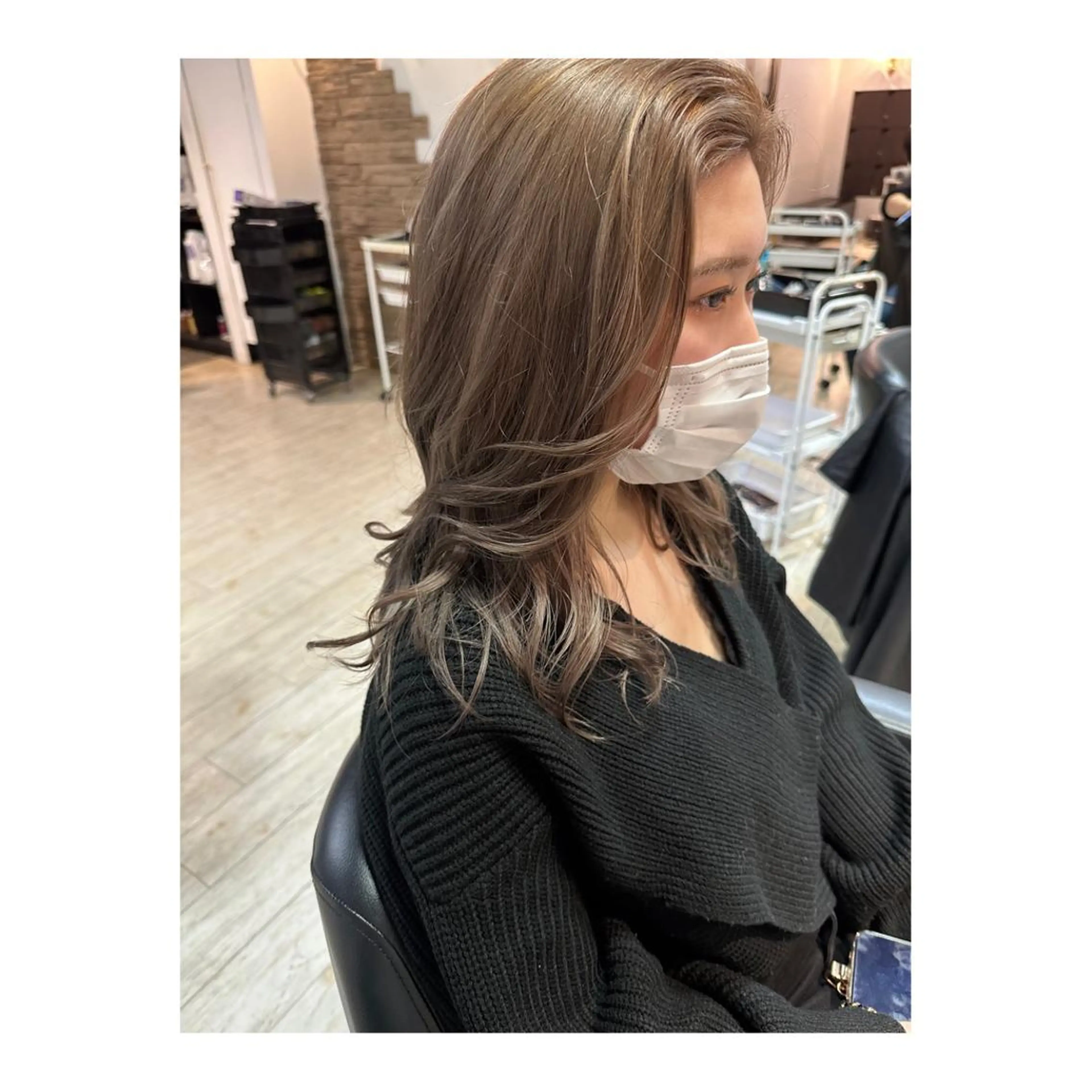 セミロング カラー 切りっぱなしボブ セミロングパーマ バレイヤージュ ベージュカラー ブリーチ カット ヘアカラー トリートメント メンズパーマ 次元のヘアスタイル