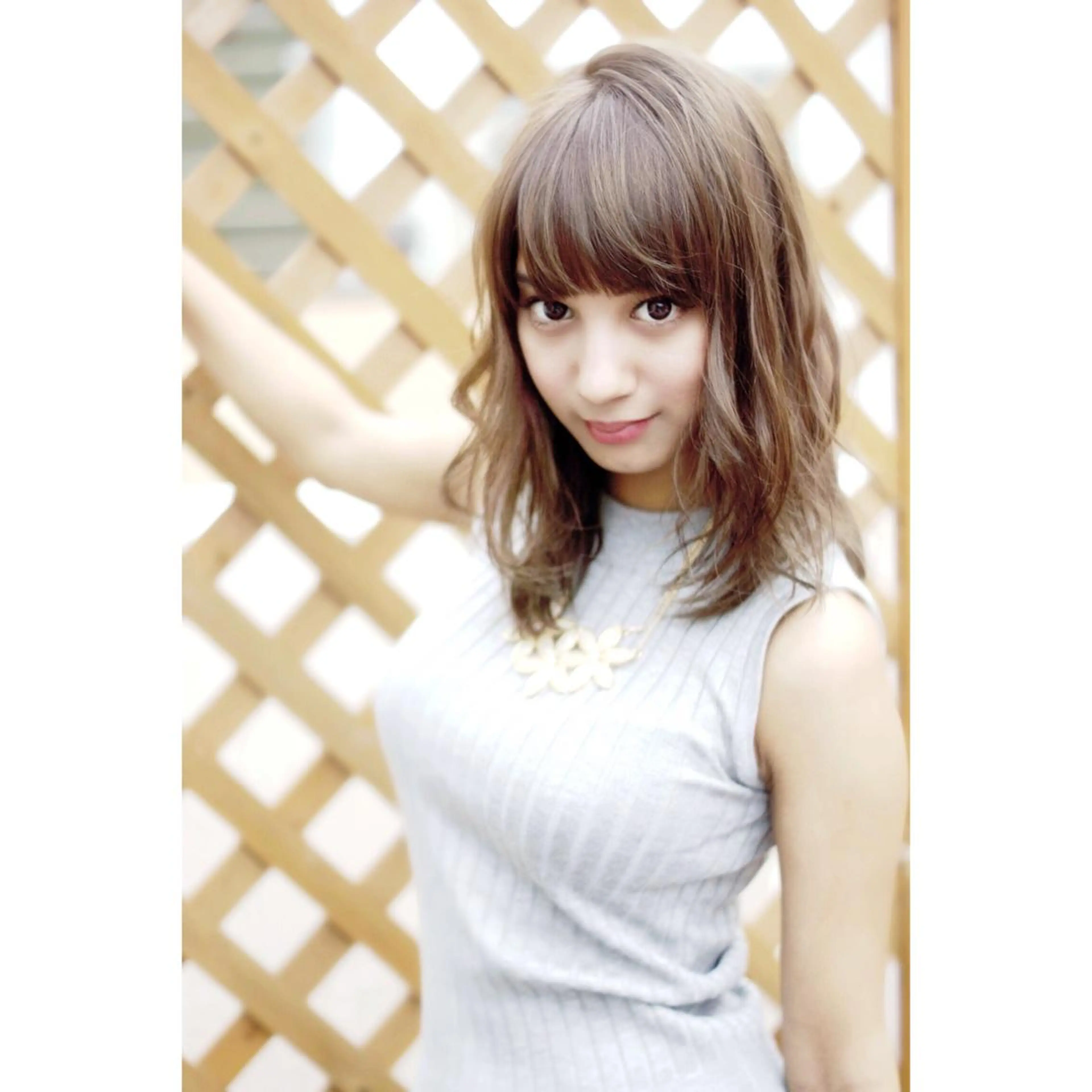 ミディアム カラー 樽見 怜のヘアスタイル