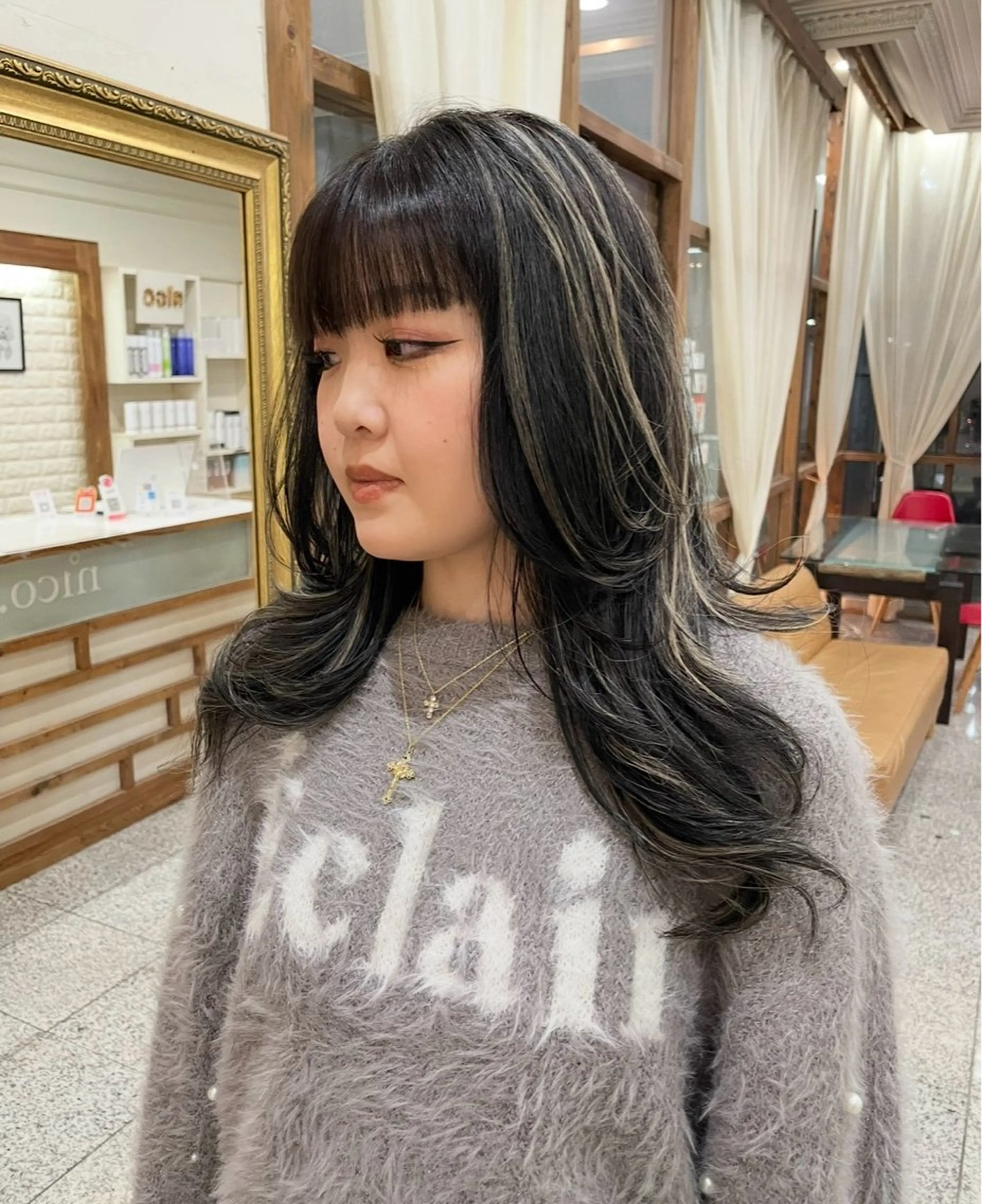 ロング ハイライト レイヤーカット veretta.所属・レイヤーカット・水素 松井山手　齊藤　興のヘアスタイル