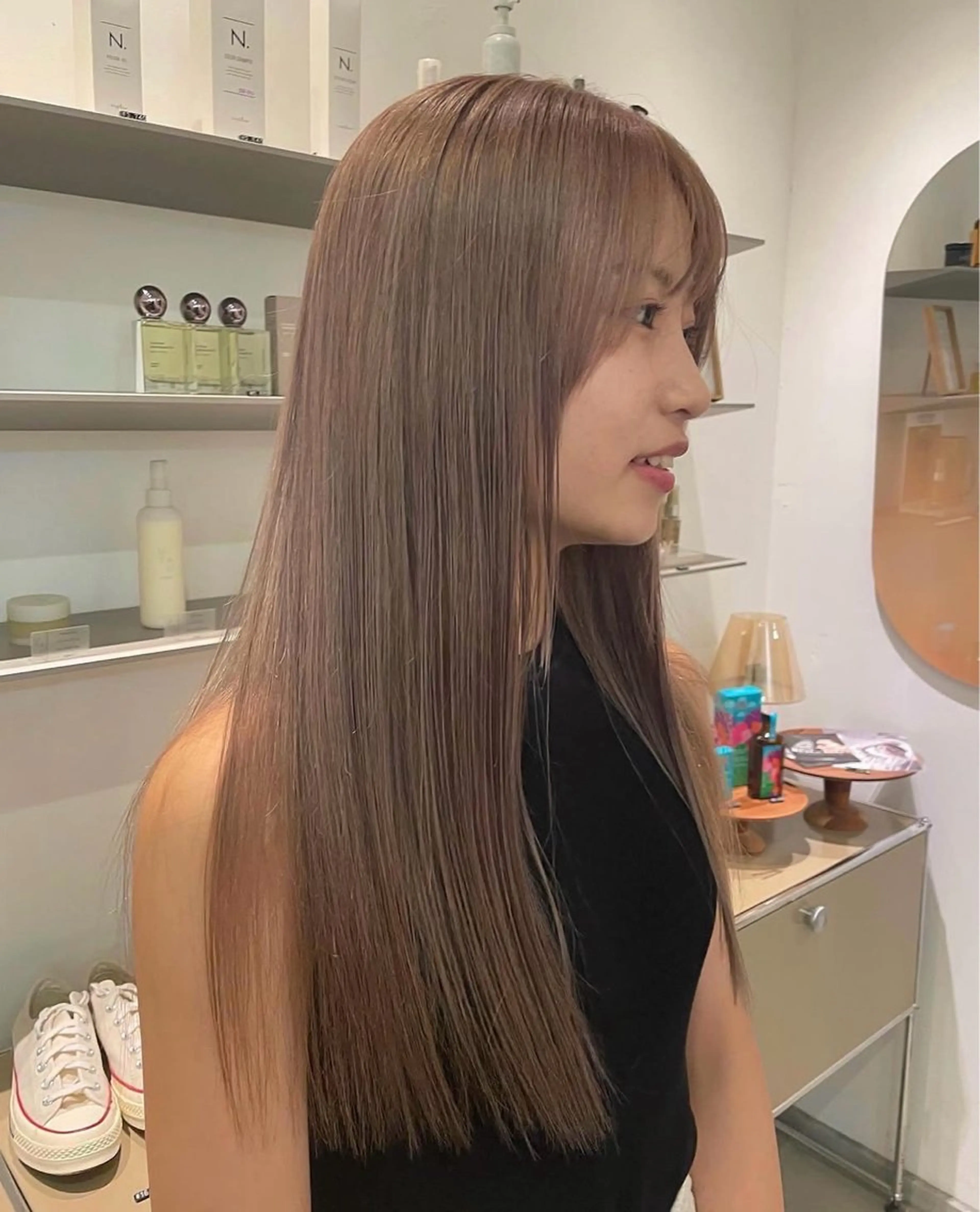 ロング カラー カヨコ/ハイトーン /透明感カラーのヘアスタイル