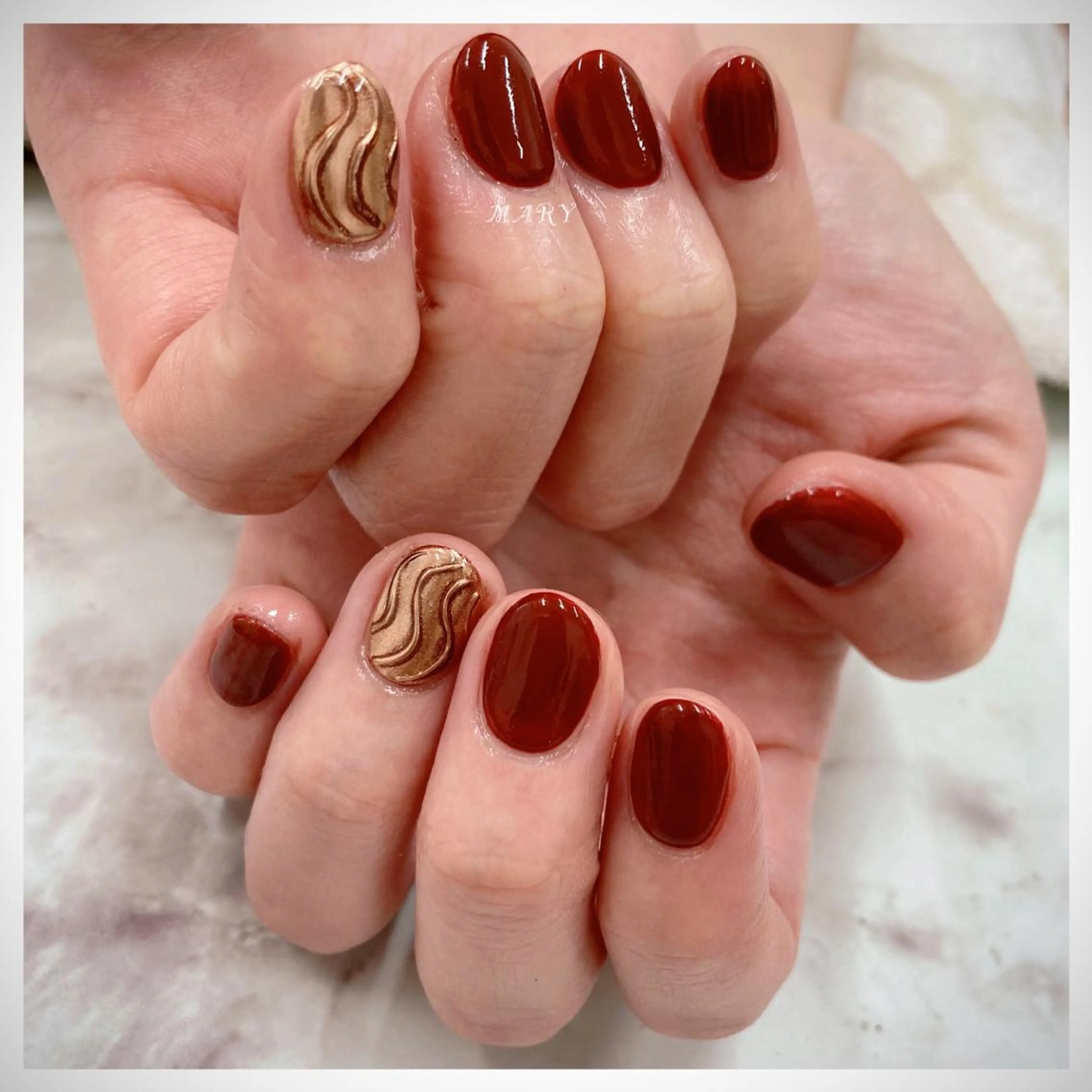 ネイル アートネイル ボルドー 成人式 ゴールド ミラーネイル Mary nail所属・Mary nail .narumiのネイルデザイン