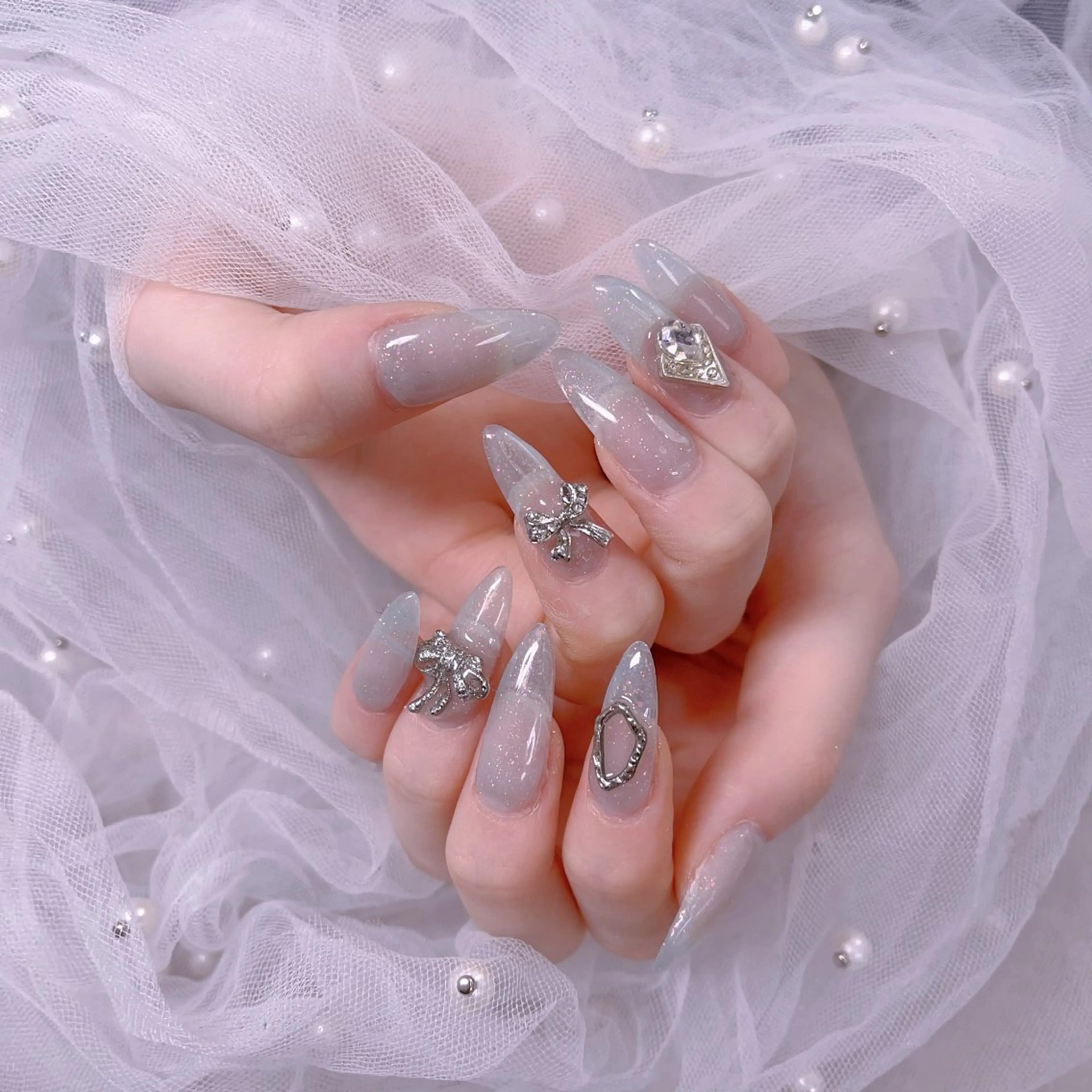 メンズ ネイル アートネイル フレンチネイル ジェルネイル キラキラネイル パラジェル ハンドネイル Bloom スカルプ専門店のネイルデザイン