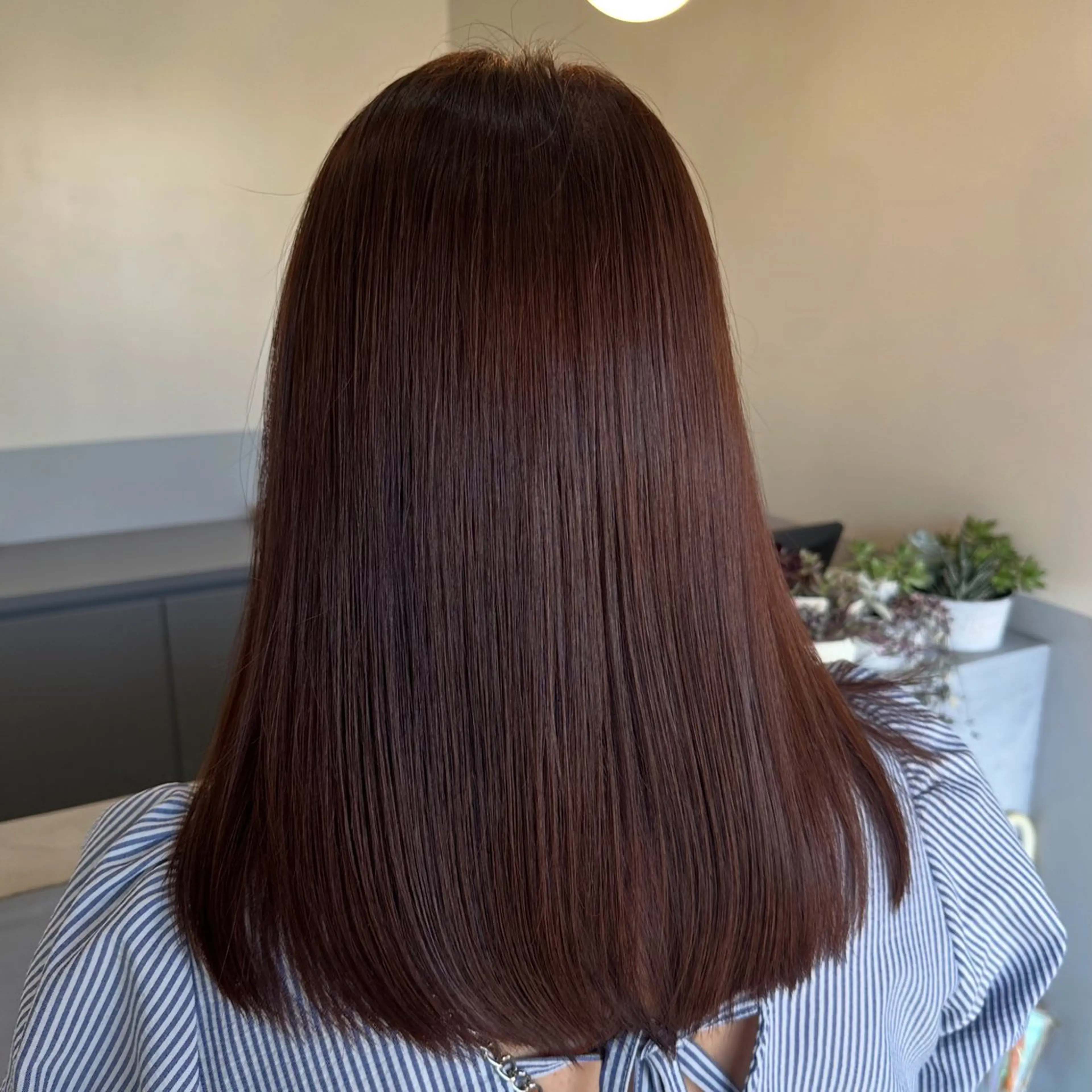 セミロング カラー ブルーカラー ブラウンカラー ケアカラー イルミナカラー オレンジ basho岡本 菜那のヘアスタイル