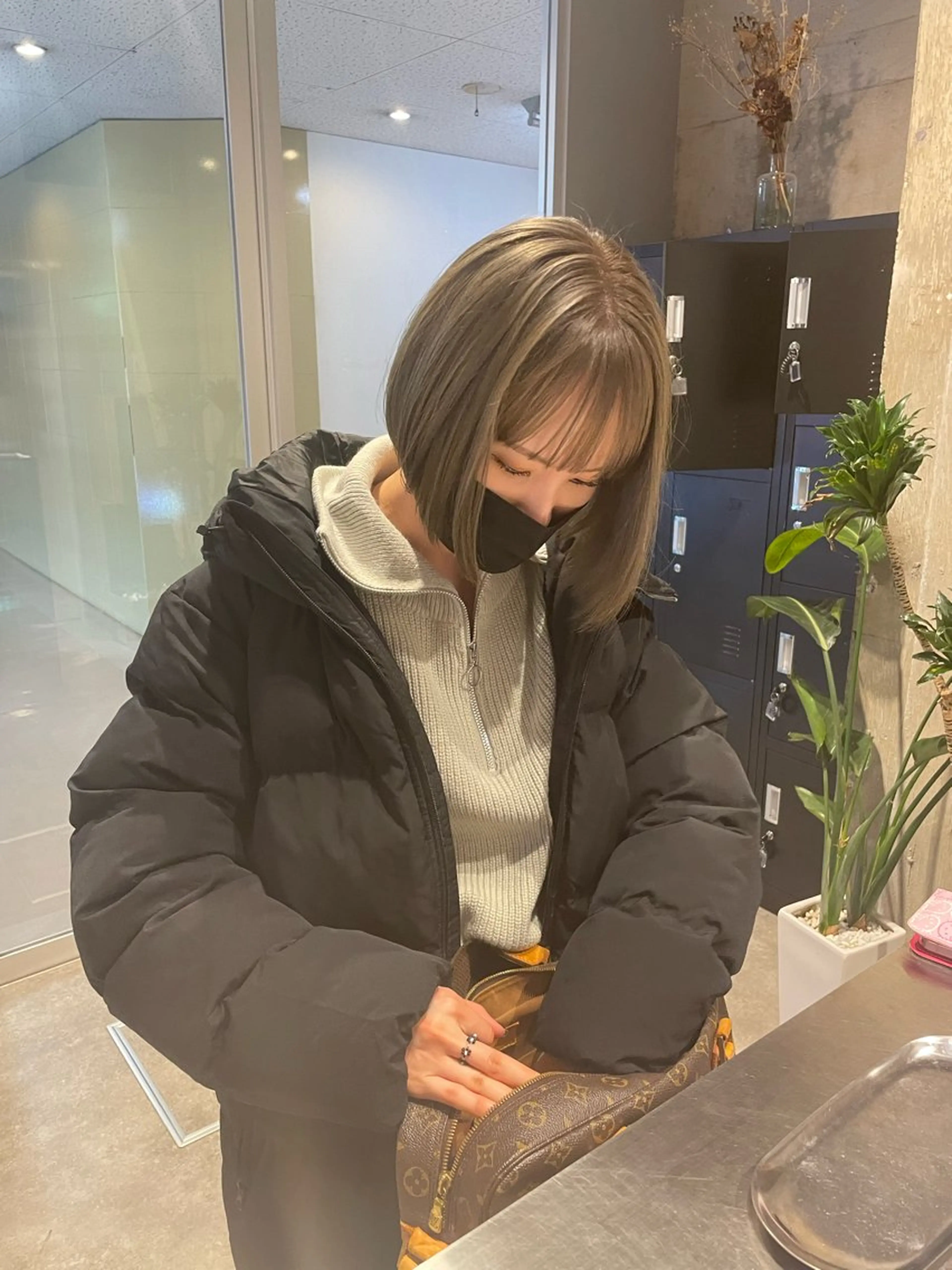 カットカラー(ブリーチなし)【ショート​〜​胸の位置】SNS顔出し有りOKの方。顔出しの為料金無料【20代​〜​40歳まで】の写真