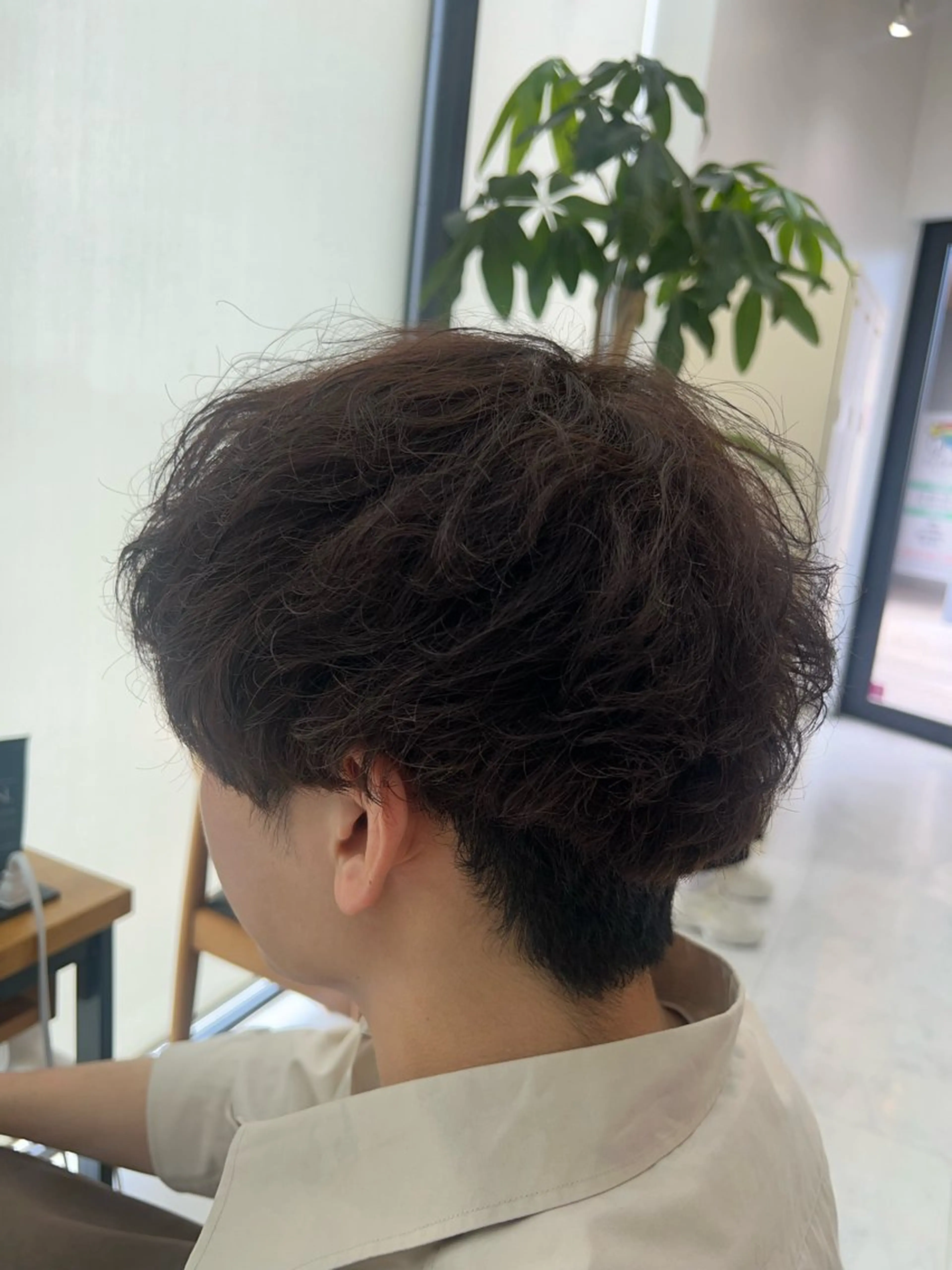 メンズ ダブルカラー寒色系 ボリューム改善ハヤトのヘアスタイル