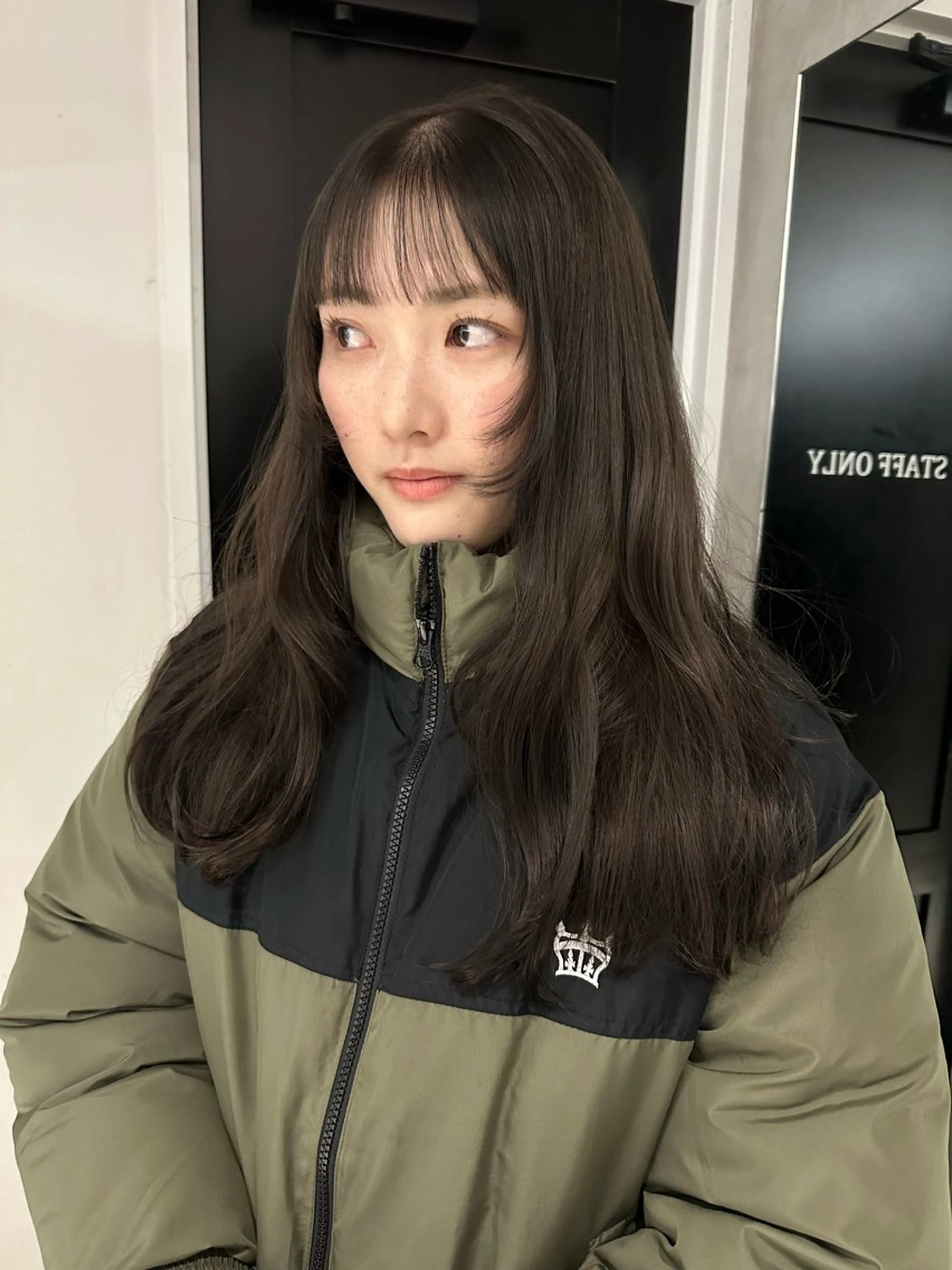 セミロング カラー yurika☁️ 似合わせ｜レイヤーのヘアスタイル