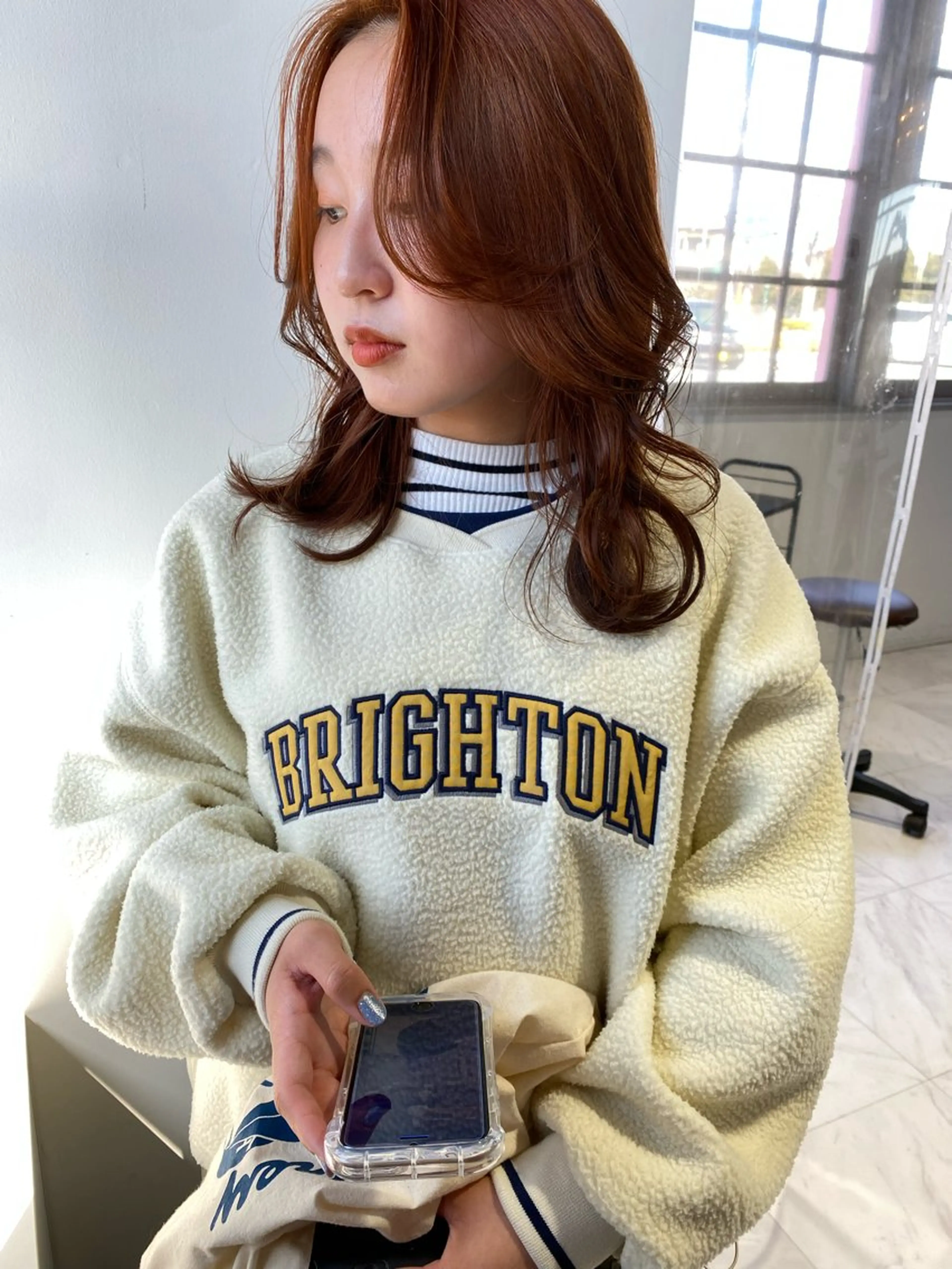 ミディアム カラー ヘアアレンジ ミディアムレイヤー ブラウンカラー ダブルカラー ハイトーンカラー オレンジ カット ヘアカラー 新井 広之のヘアスタイル