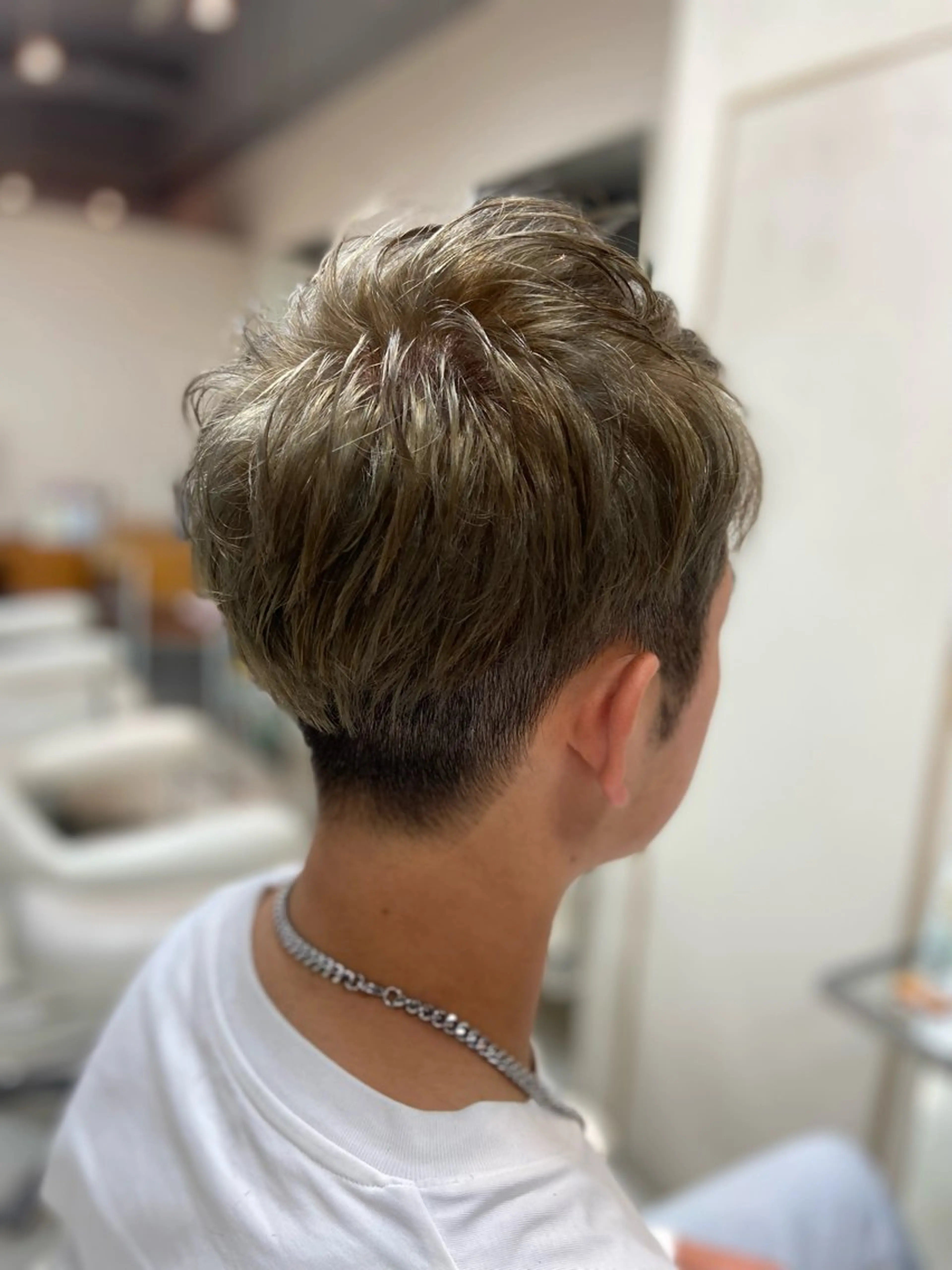 カラー メンズ メンズブリーチ ブリーチ ヘアカラー 菊地 美憂のヘアスタイル