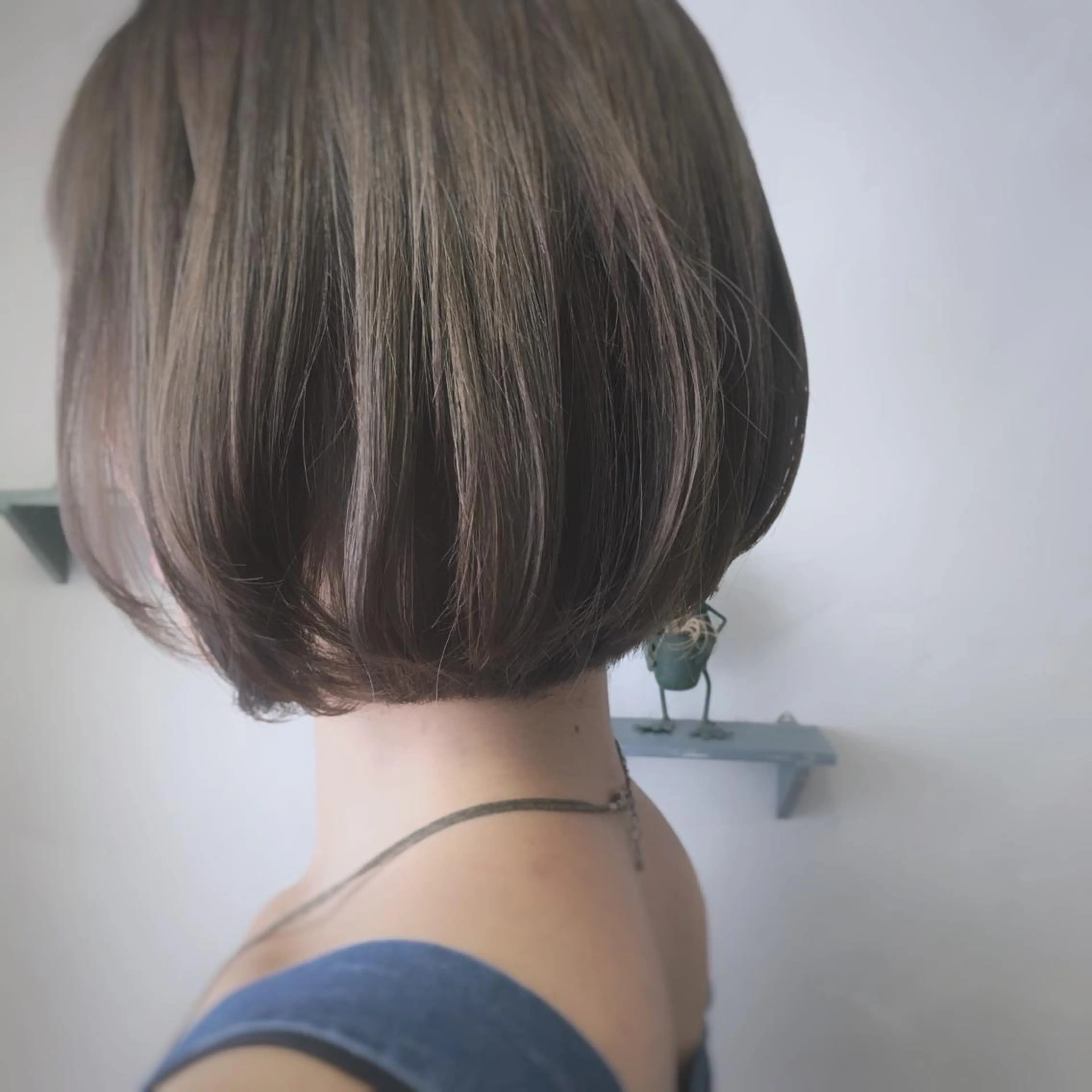 ショート カラー パーマ ヘアアレンジ 推し活専用 【派手髪】飯野ゆかりのヘアスタイル