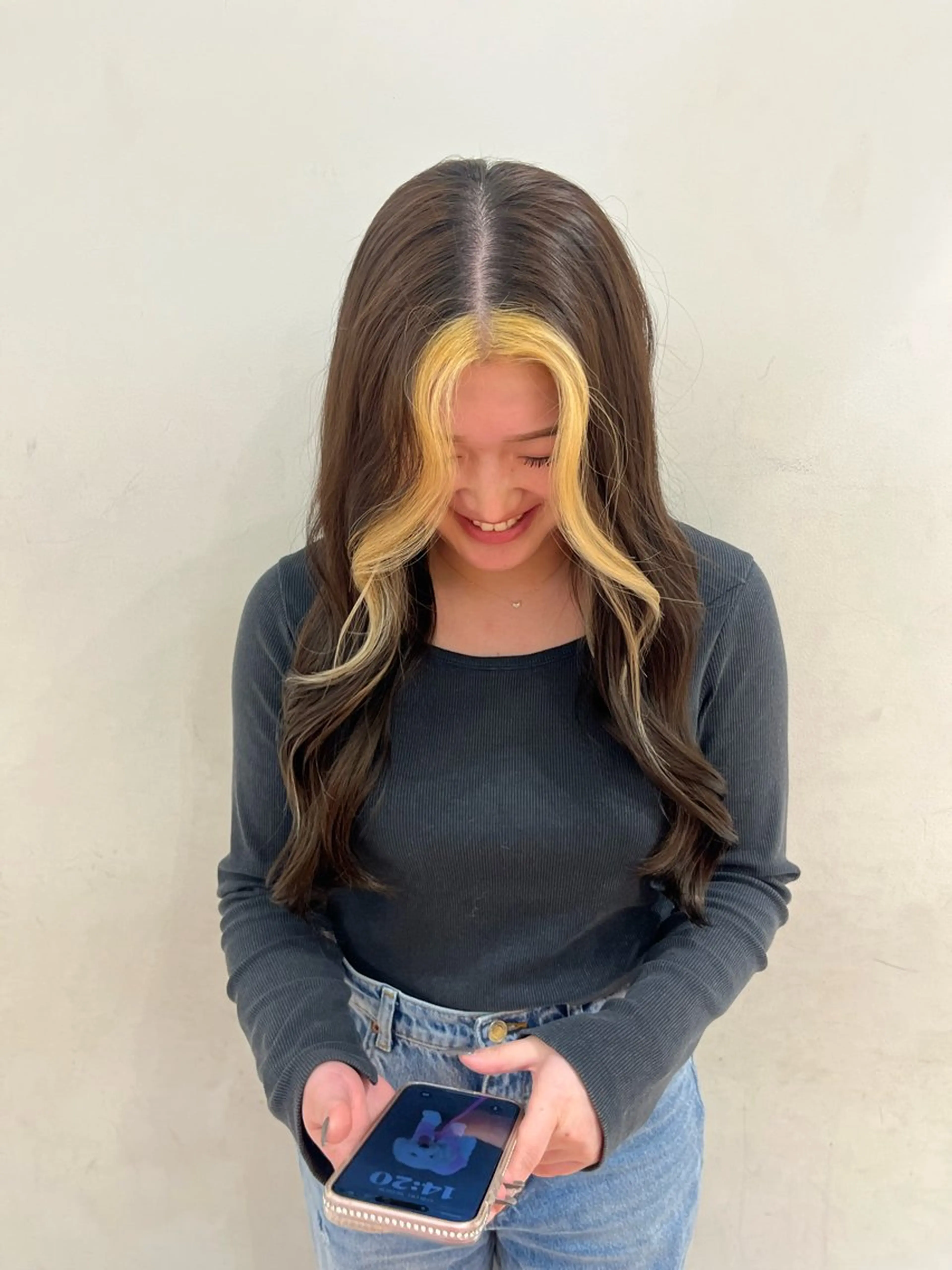 ロング カラー 荒川 三希のヘアスタイル