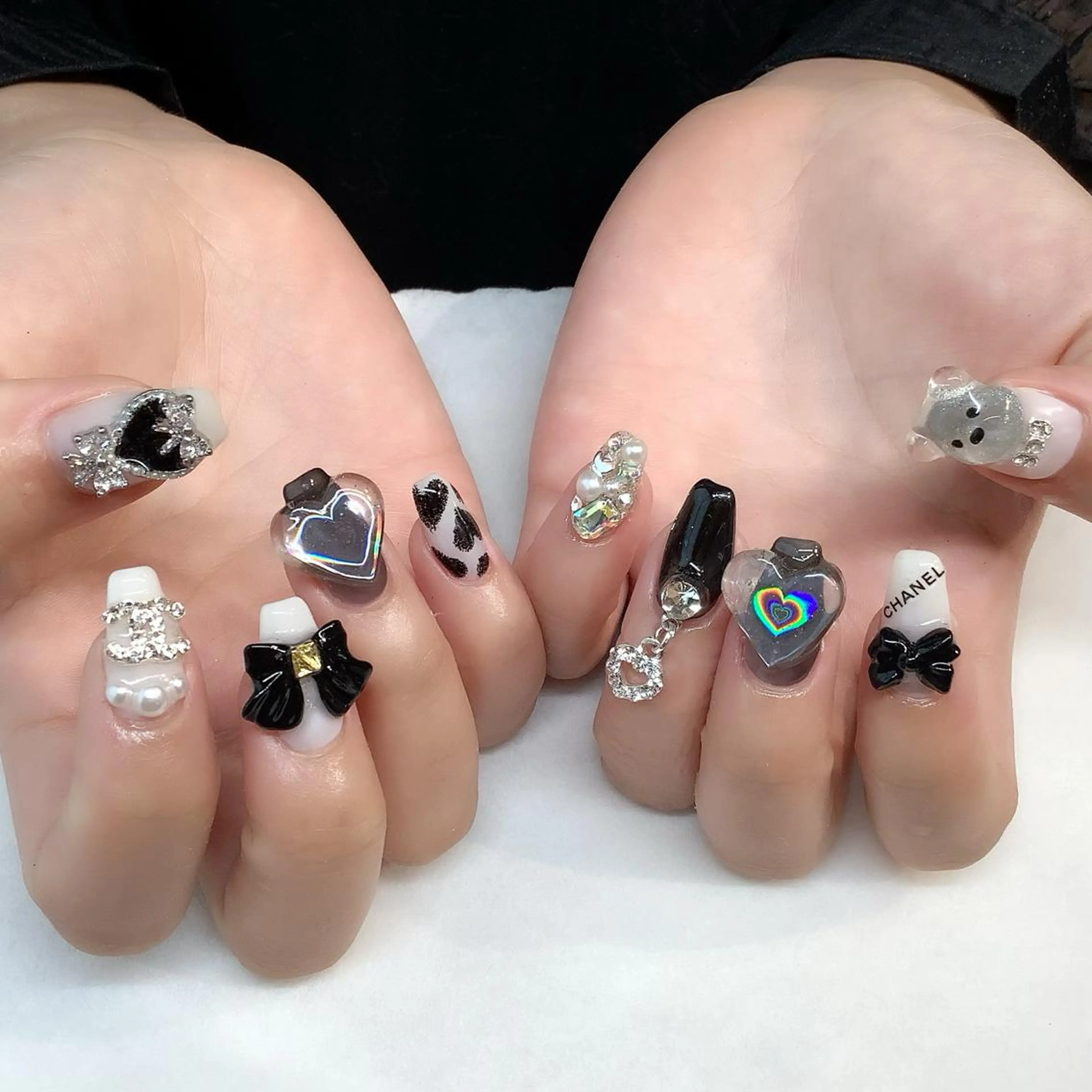 ネイル ハンドネイル 💎🐰 saki. m 🐰💎のネイルデザイン