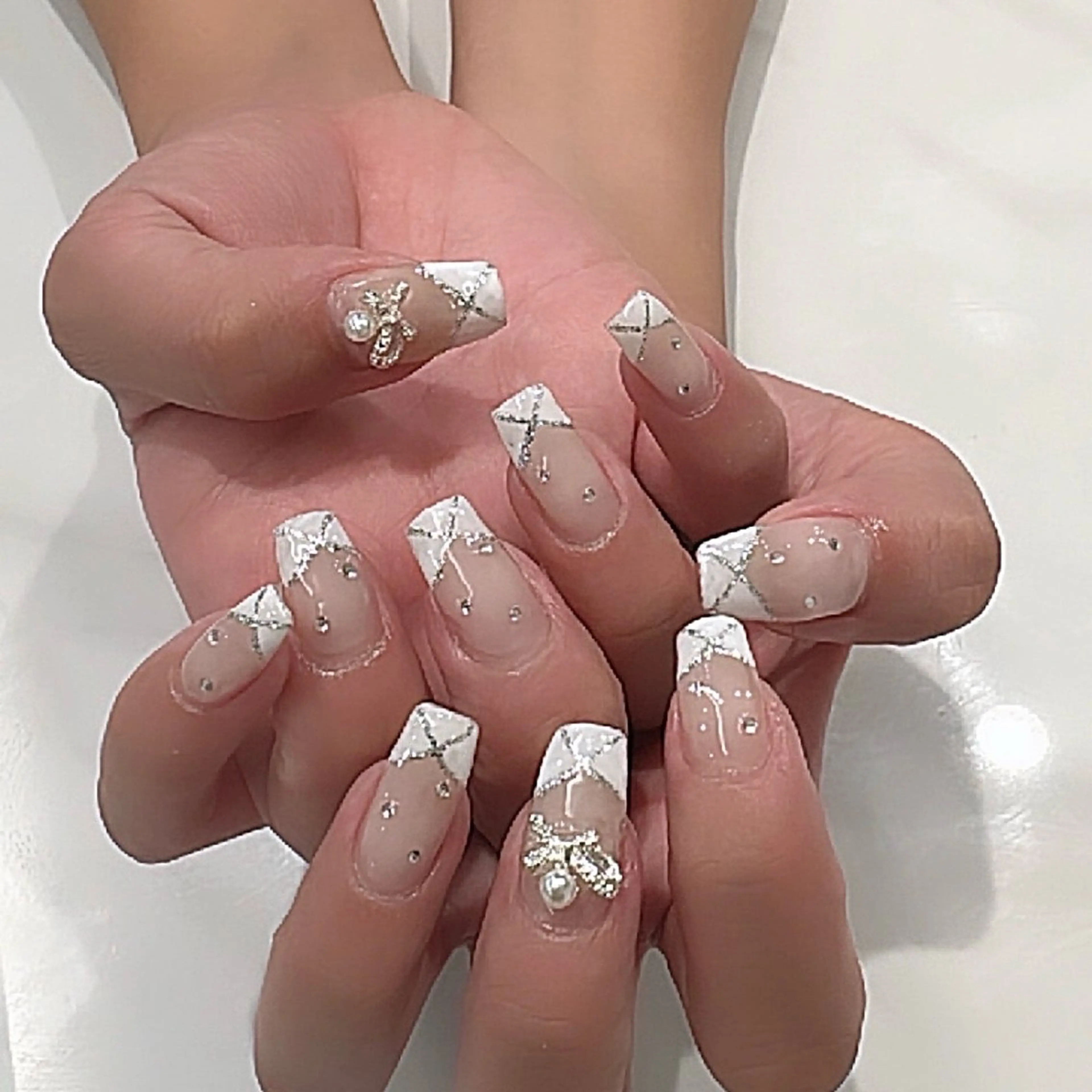 ネイル シュシュ 🎀 girly nailのネイルデザイン
