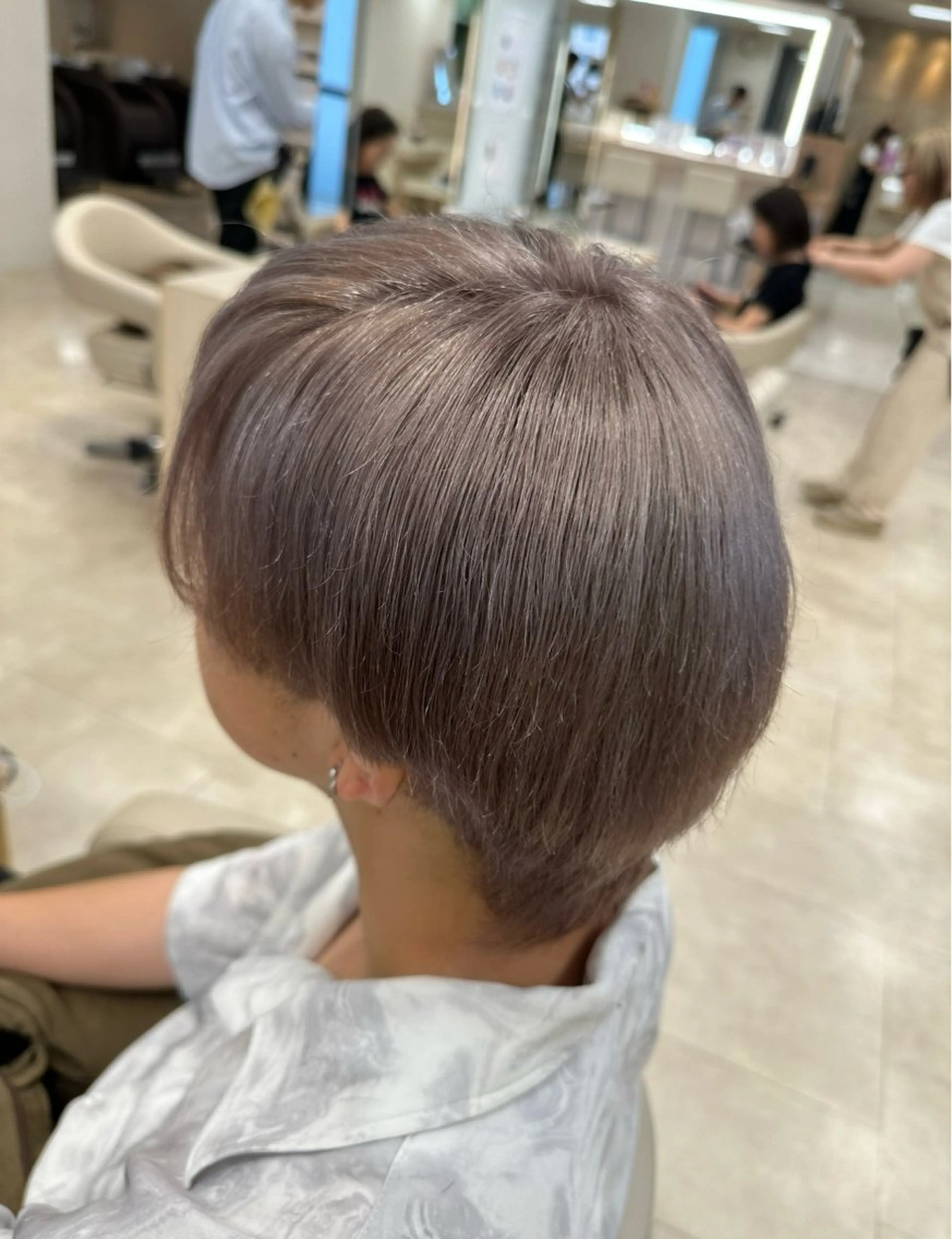 カラー メンズ メンズブリーチ メンズハイトーン メンズ韓国風 メンズパーマ ベージュカラー お悩み改善 艶髪🍄みくのヘアスタイル