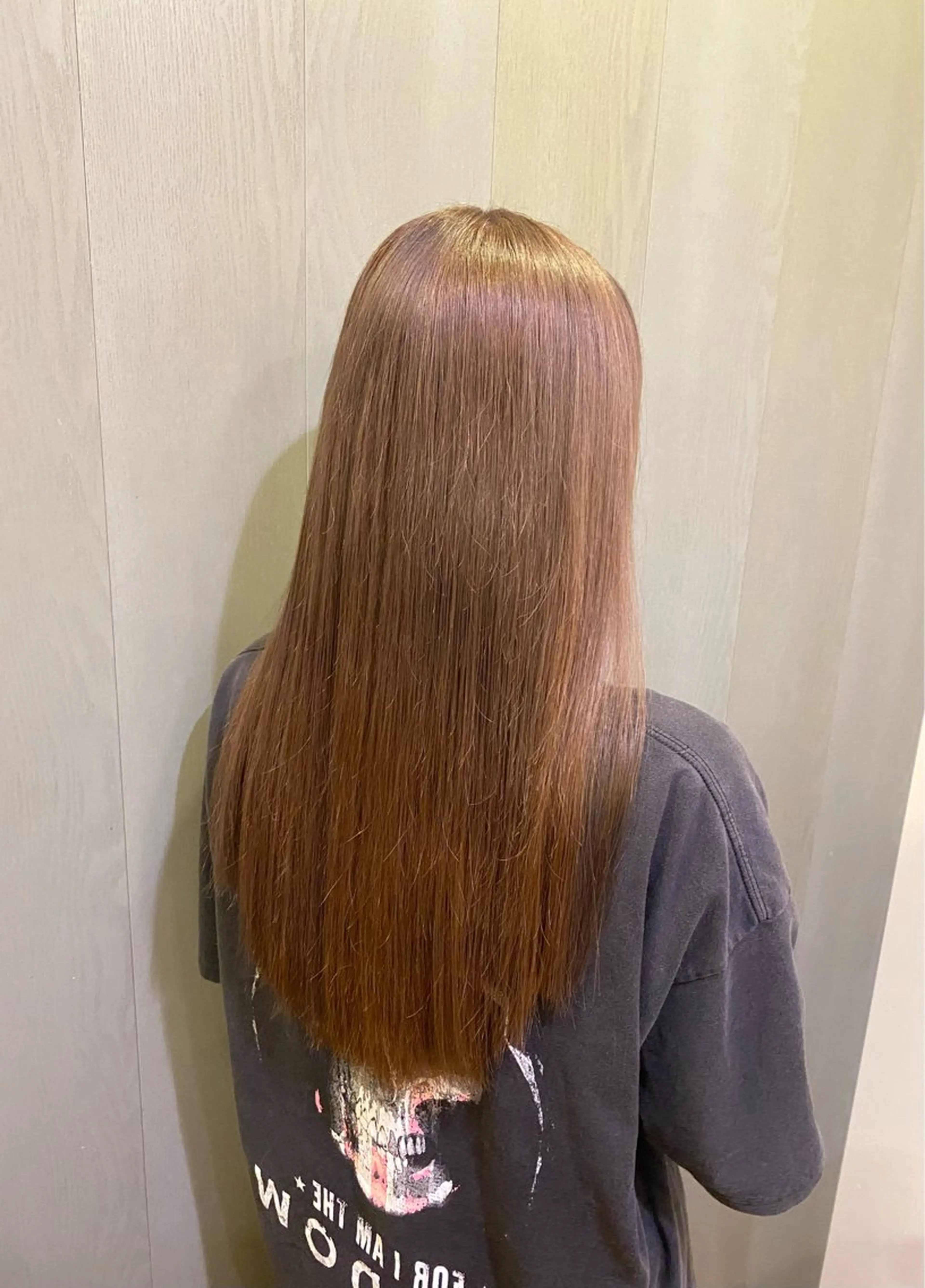 ロング カラー ベージュカラー ミルクティーベージュ ヘアカラー Ludwig AIRIのヘアスタイル