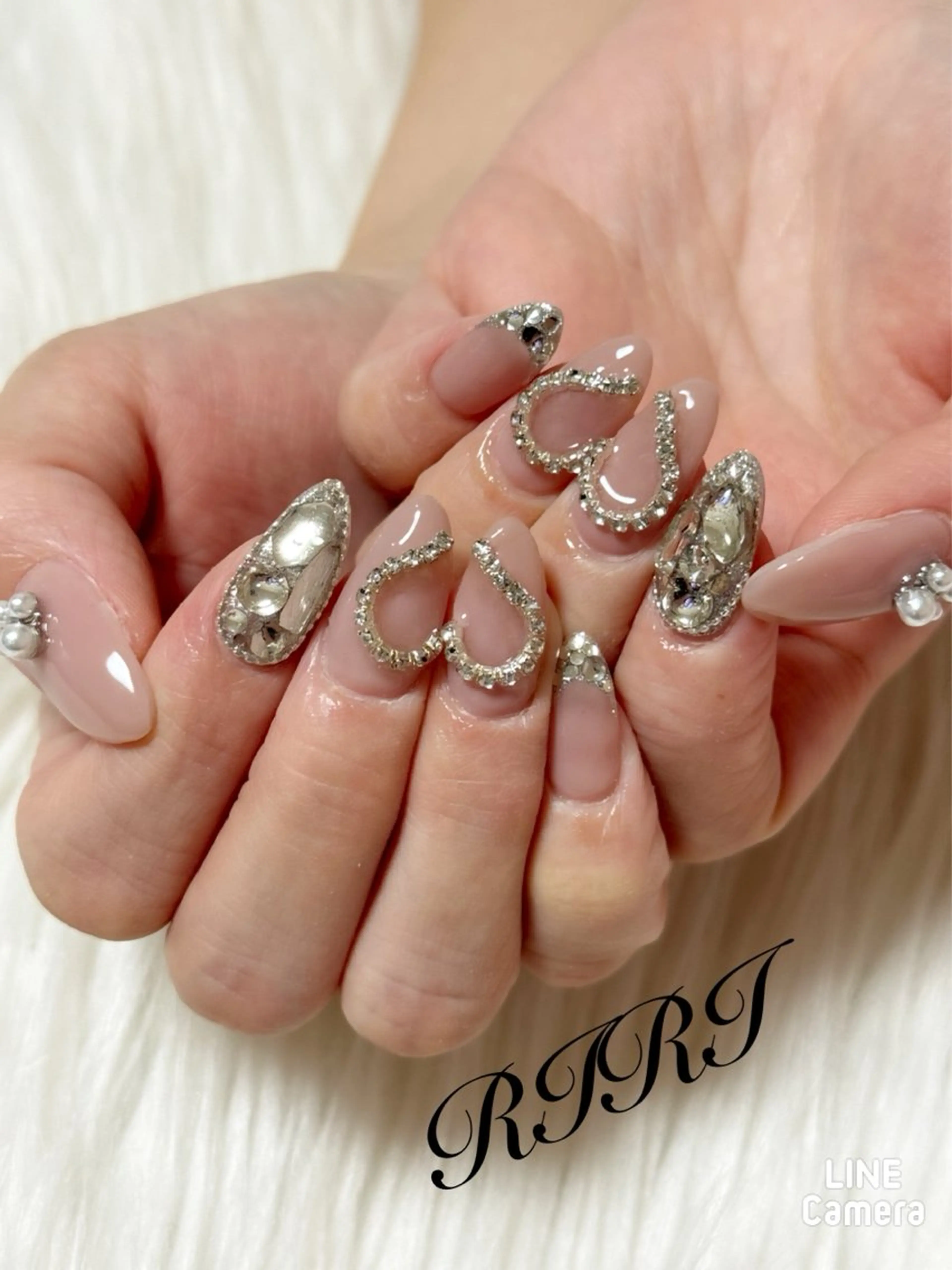 ネイル ジェルネイル ハート キラキラネイル 韓国ネイル ショートネイル ハンドネイル riri オーナーのネイルデザイン