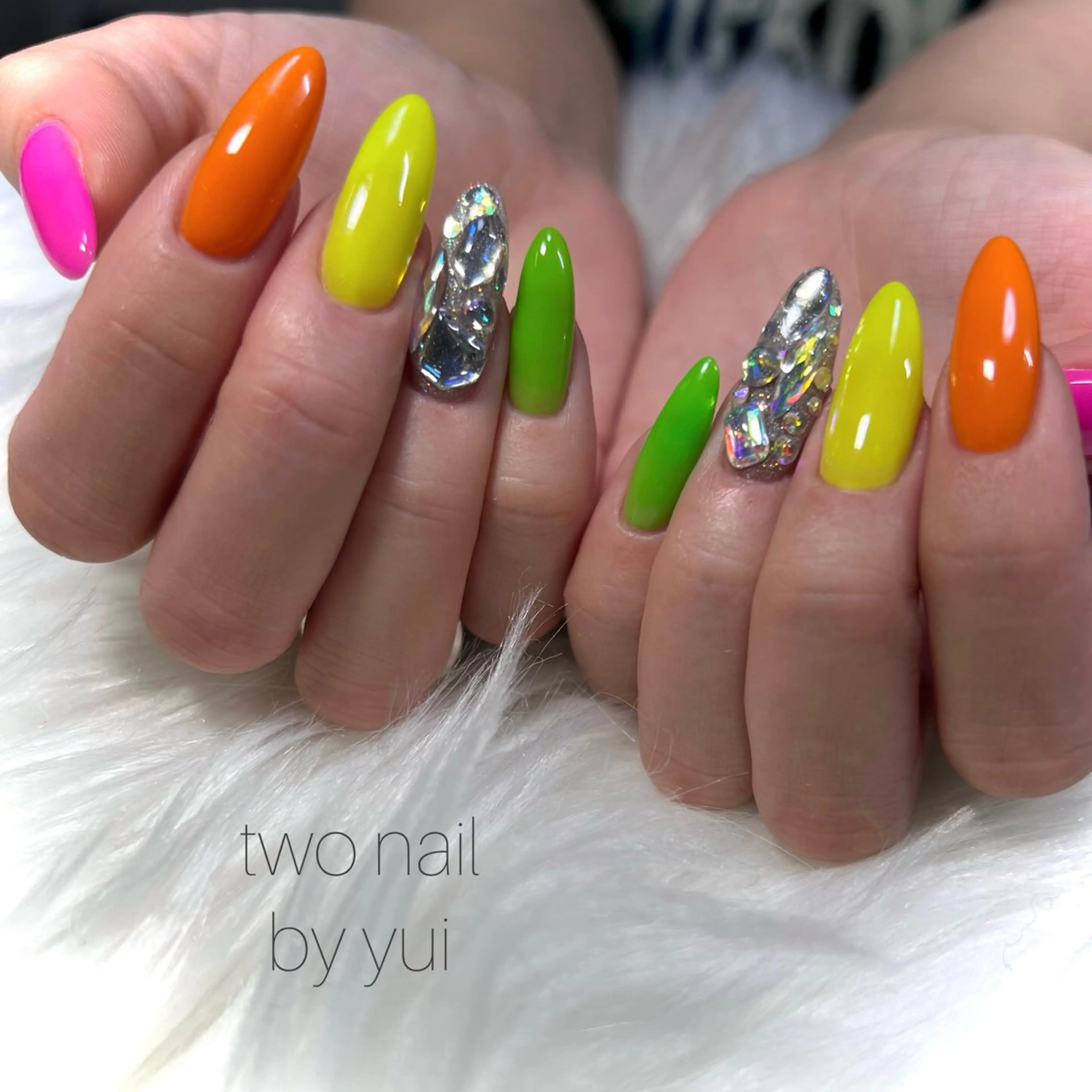 ネイル ネイルチップ ホワイト ハンドネイル two nailのネイルデザイン