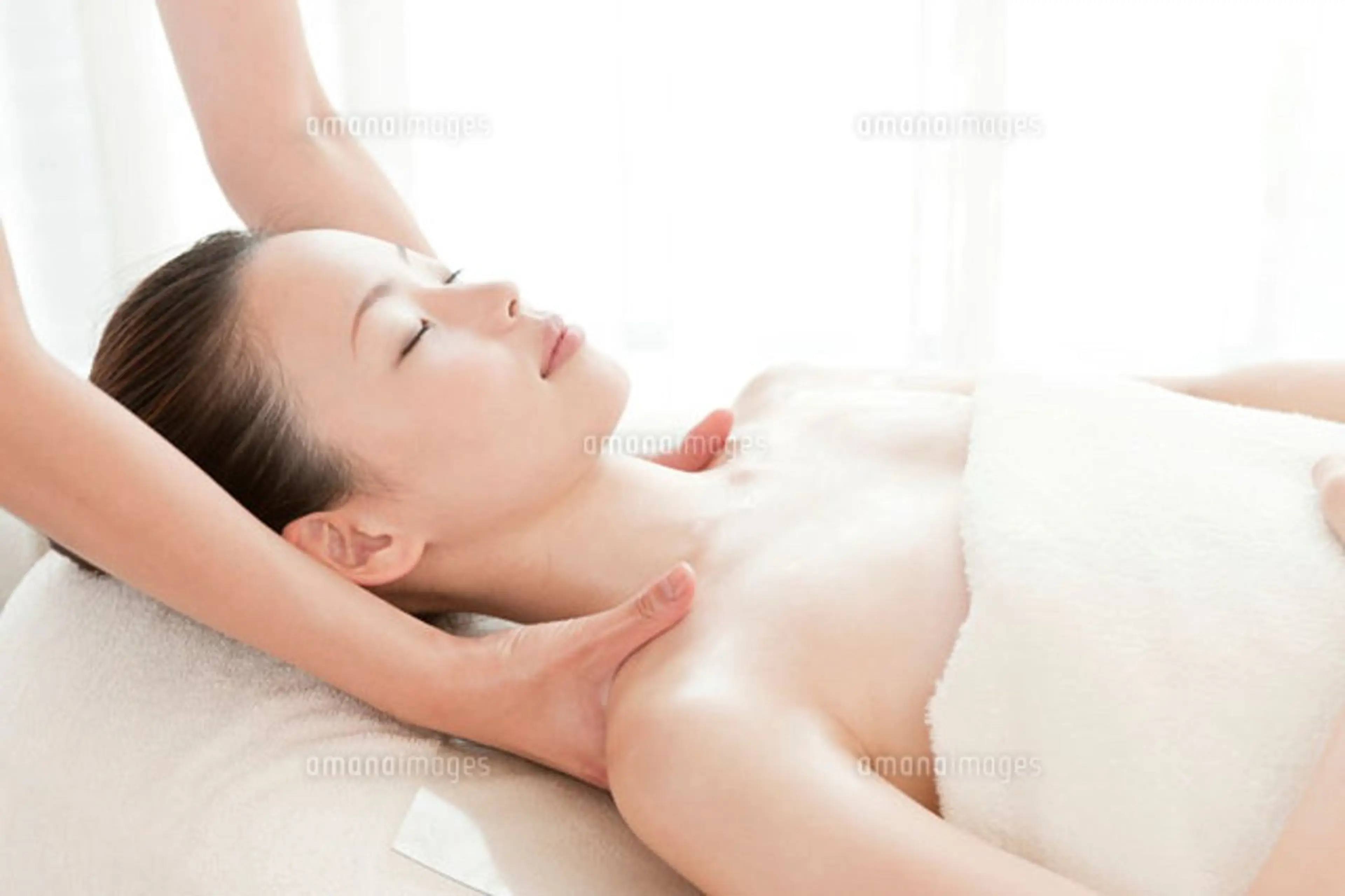 【レディース限定】デコルテ、首、肩、オイルマッサージの写真