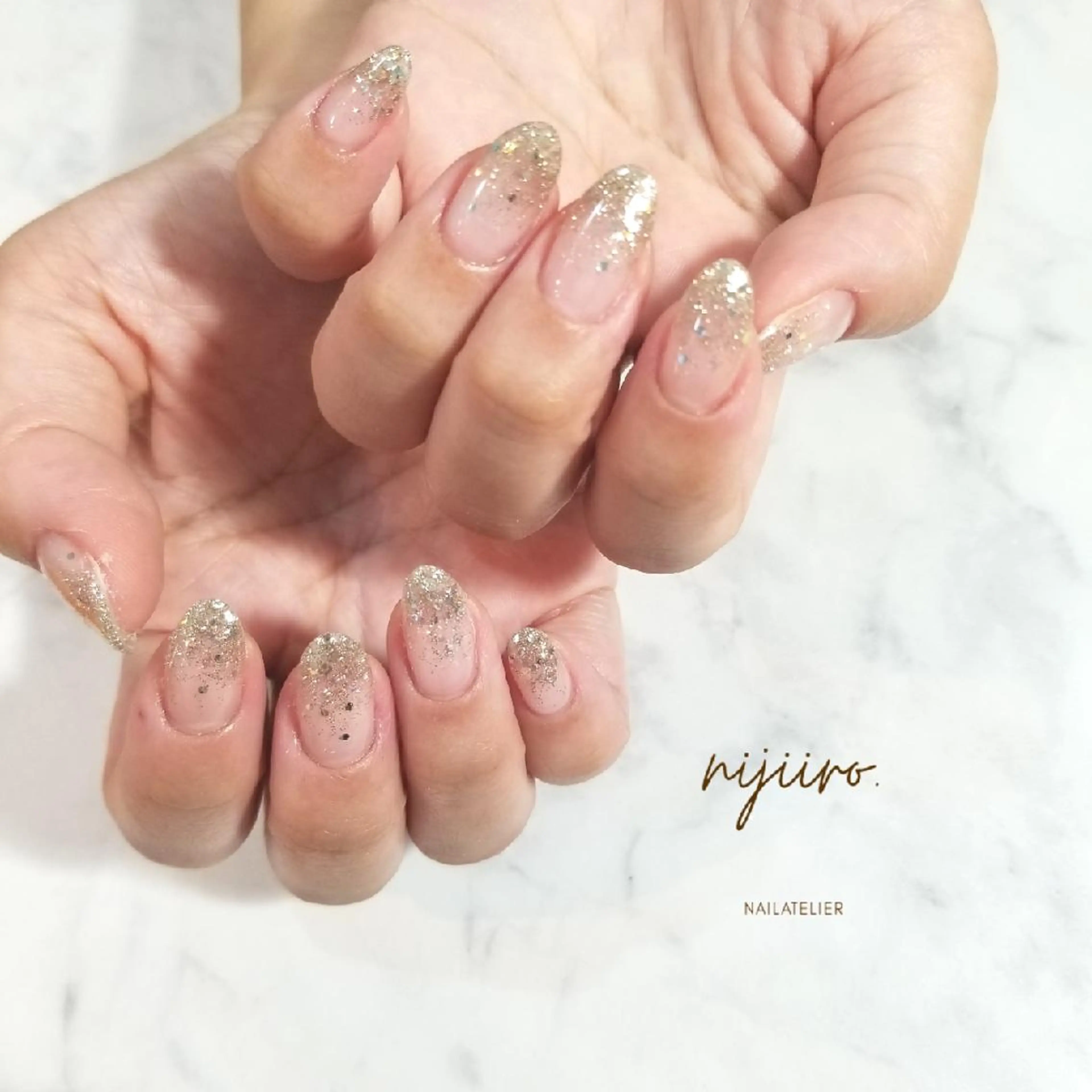 ネイル フラッシュネイル ラメ(グリッター) ラメグラデーション ハンドネイル nailatelier nijiiro.所属・nijiiro🌈 サトウのネイルデザイン