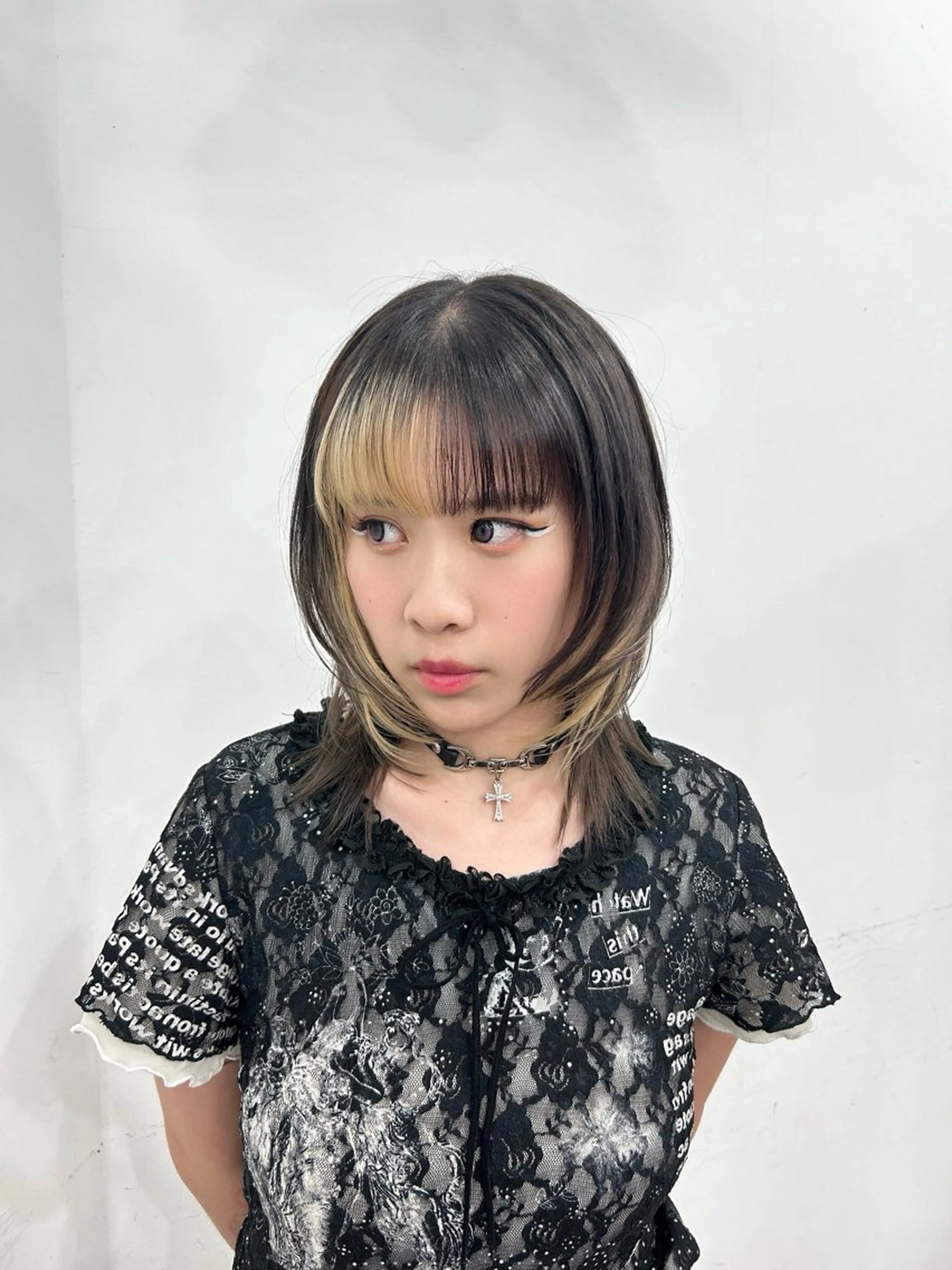 ミディアム ウルフカット Morimoto Laryaのヘアスタイル