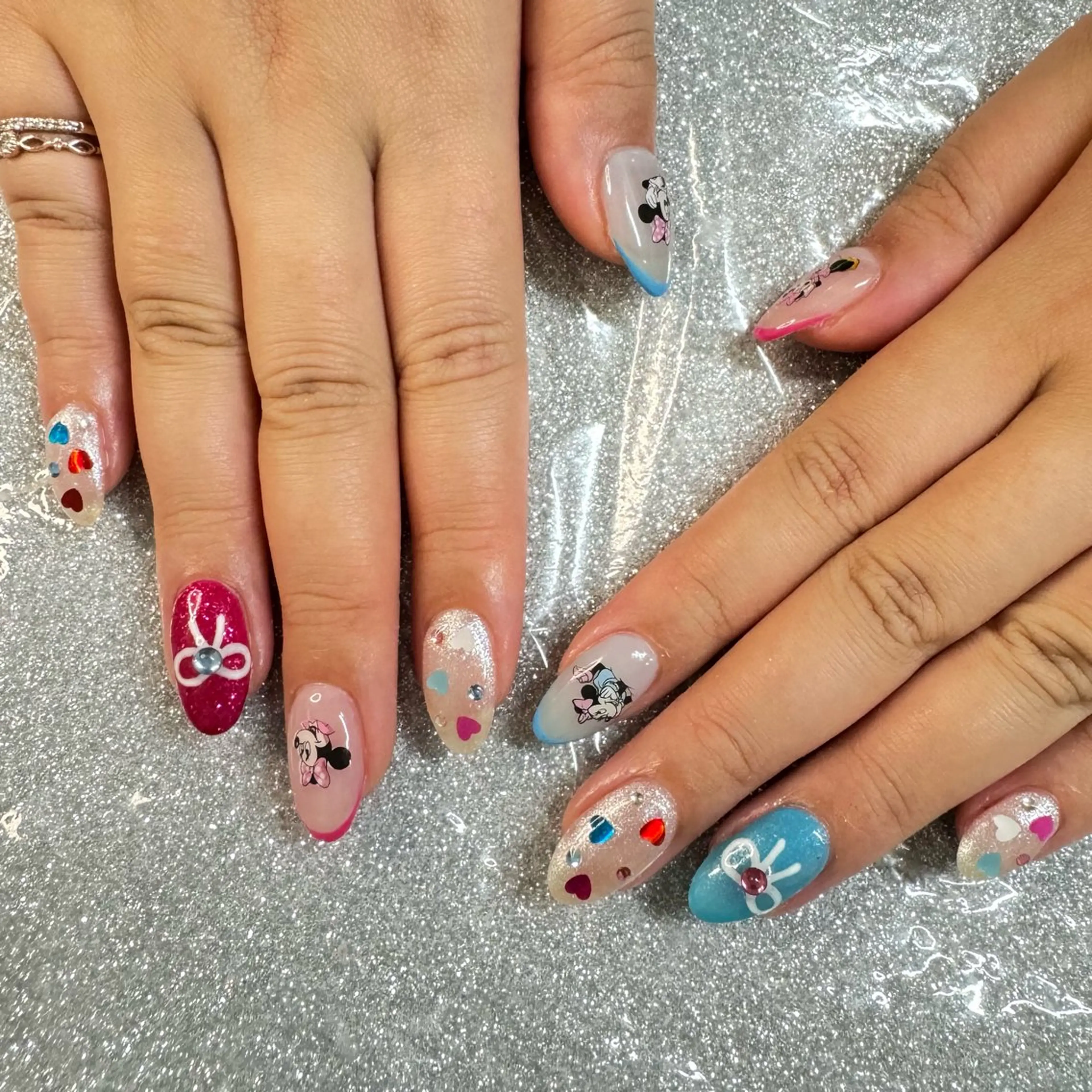 ネイル ハンドネイル VIERU 🌈🎀💖のネイルデザイン