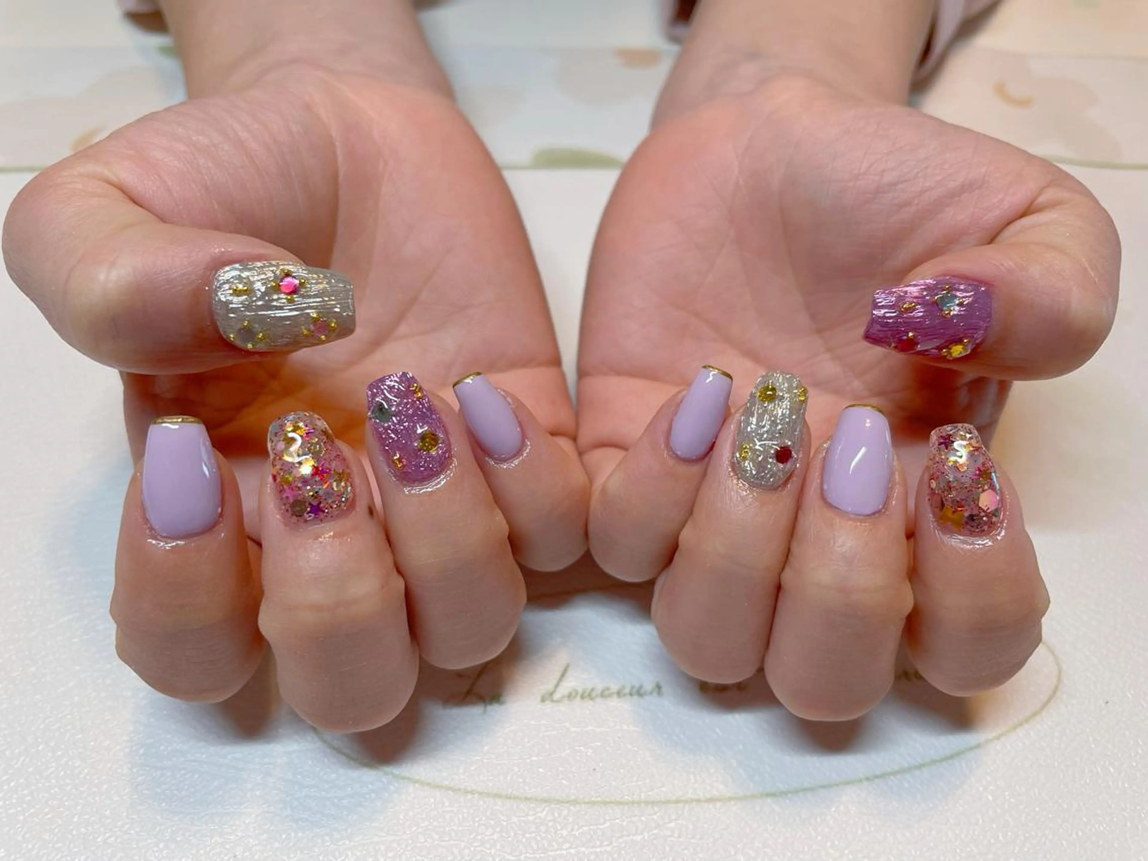 ネイル ジェルネイル ソフトジェル ストーンネイル ワンホンネイル ハンドネイル エン Nail salonのネイルデザイン