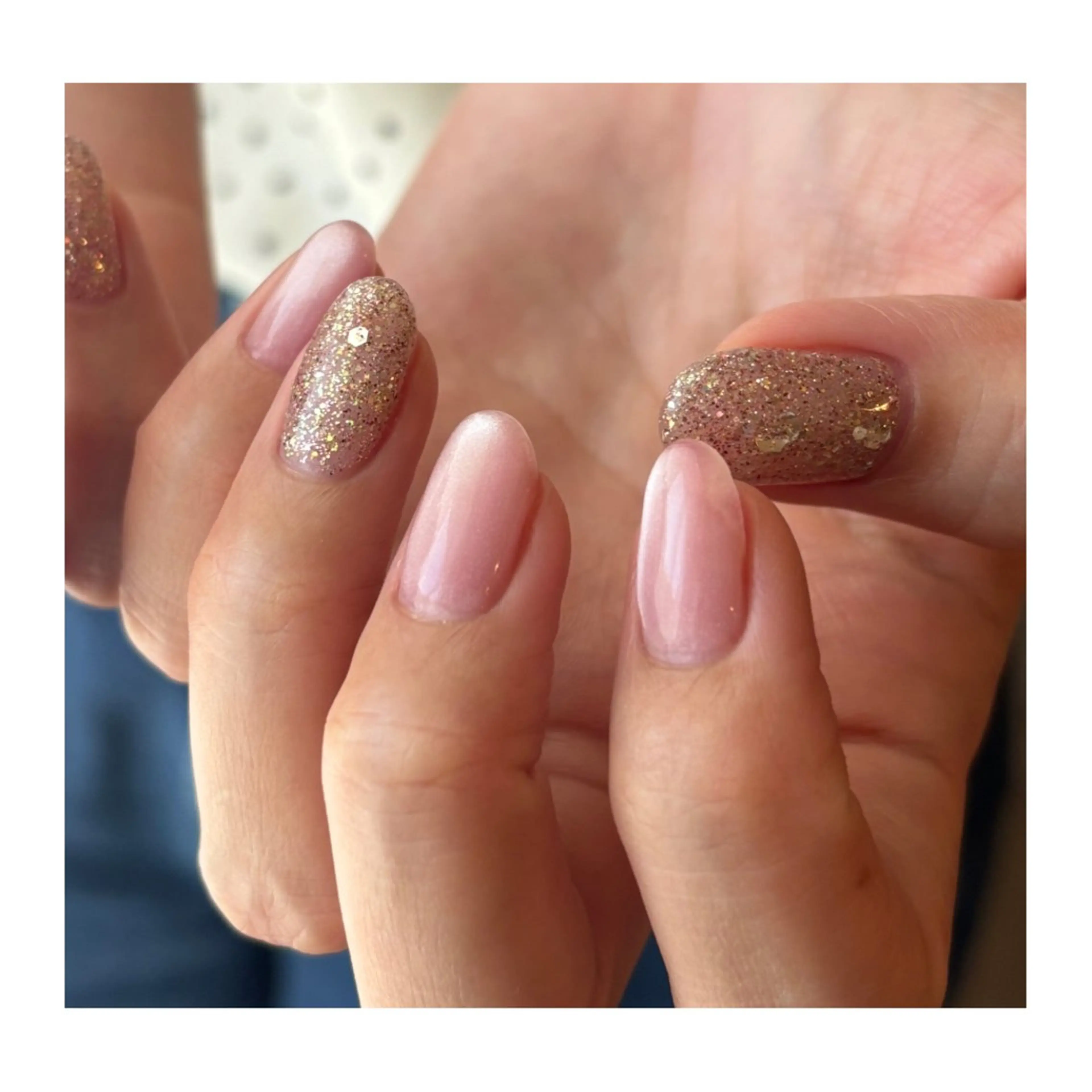 ネイル ラメ(グリッター) ピンク ハンドネイル Elio所属・Elio 国泰寺のネイルデザイン