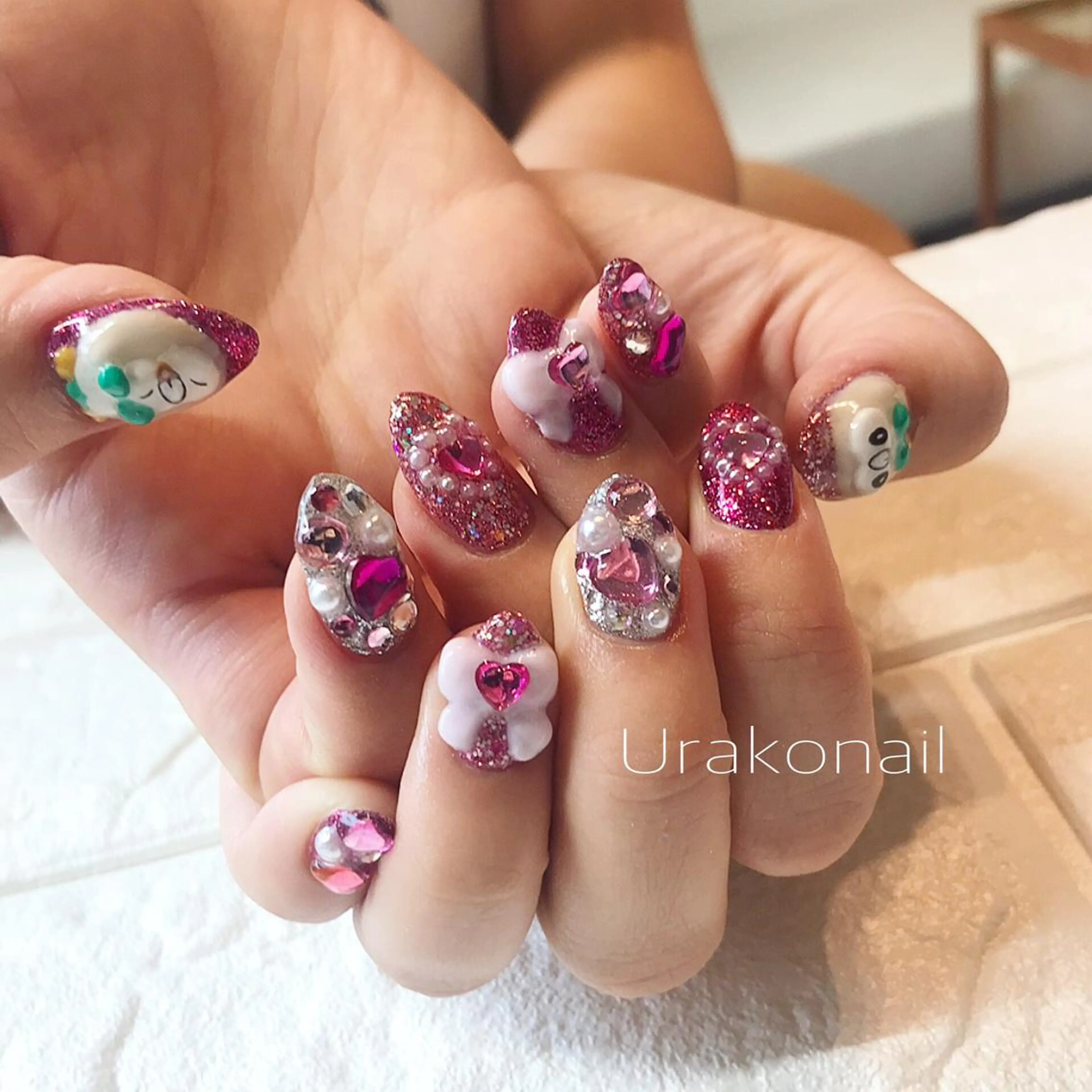 ネイル UrakoNail 《nail》のネイルデザイン