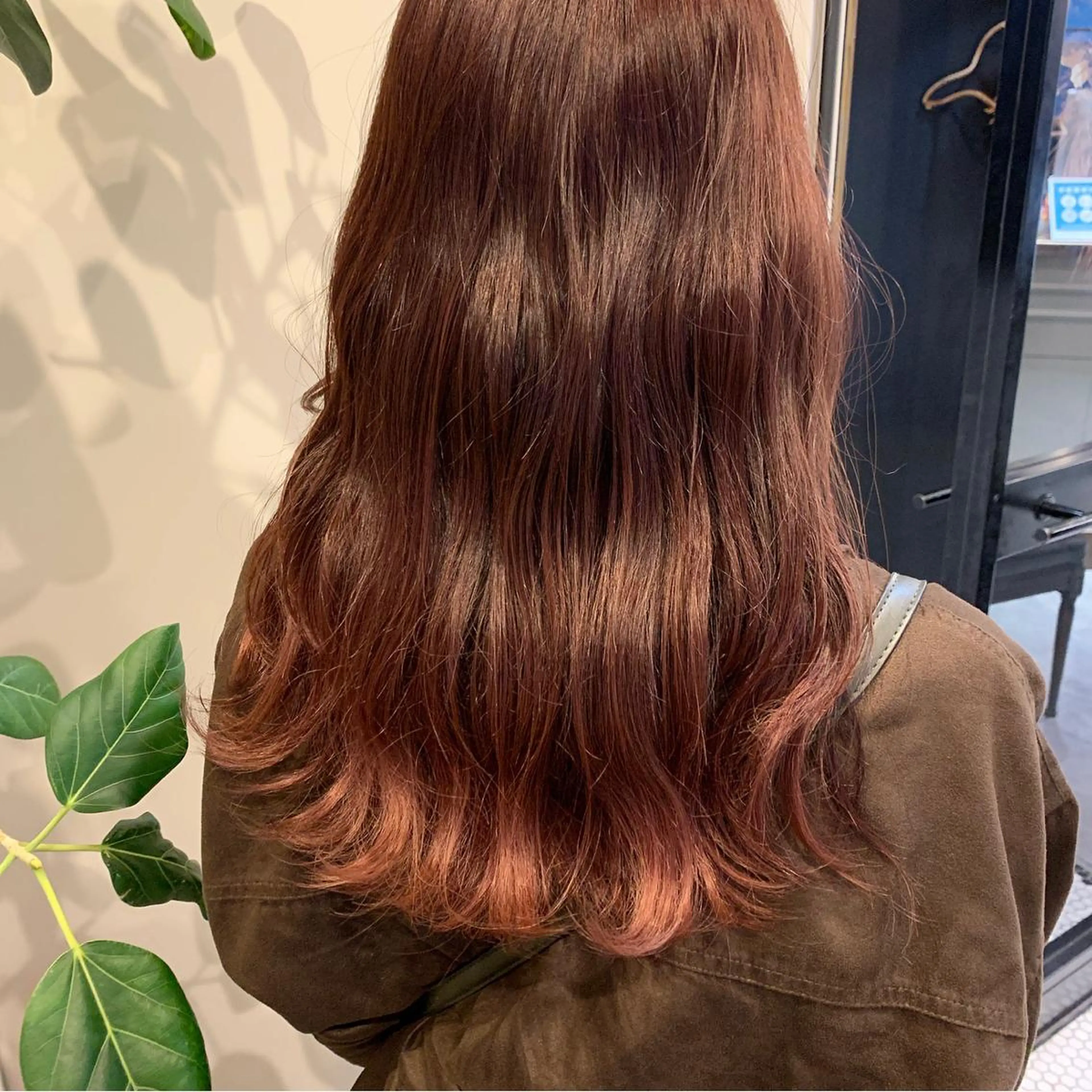 ロング カラー うえの ももねのヘアスタイル